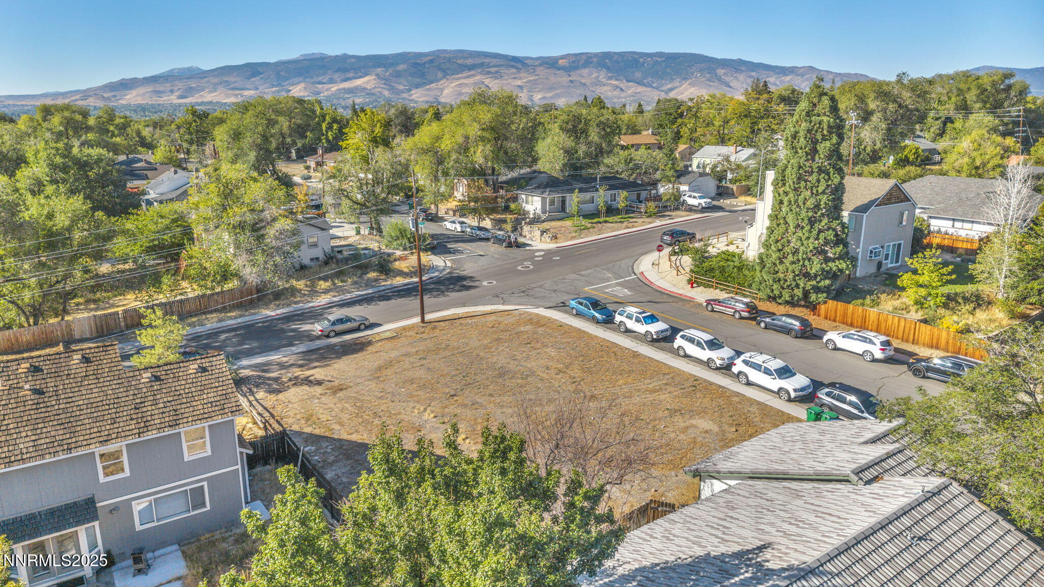 13-web-or-mls-595-college-dr