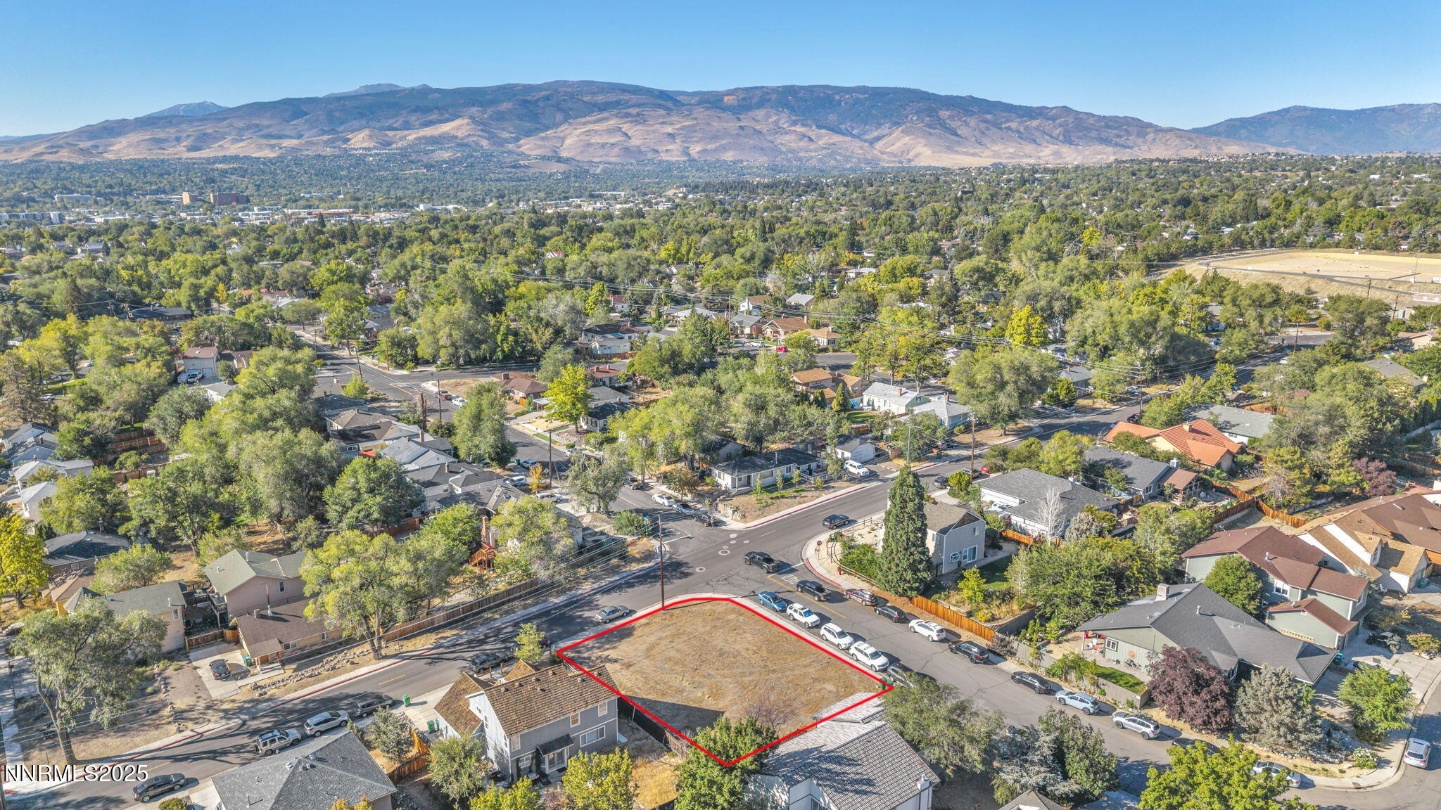 14-web-or-mls-595-college-dr