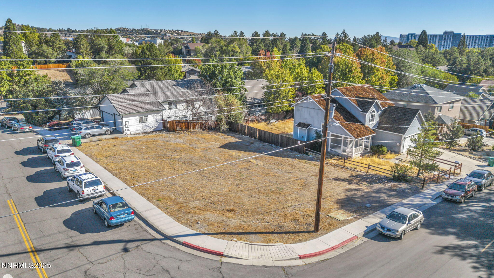 7-web-or-mls-595-college-dr