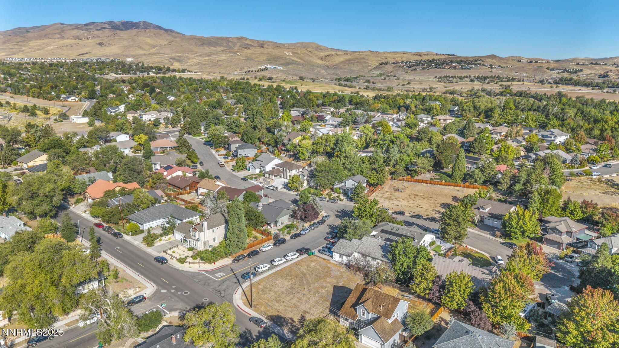 17-web-or-mls-595-college-dr