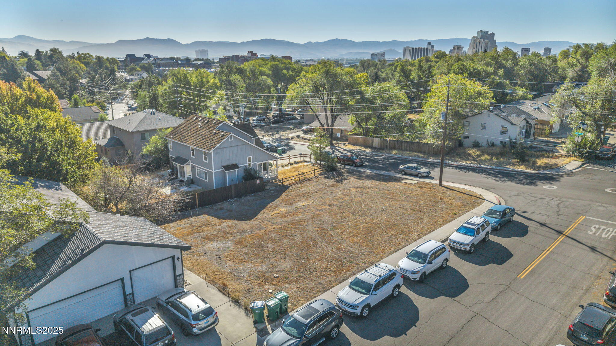 11-web-or-mls-595-college-dr