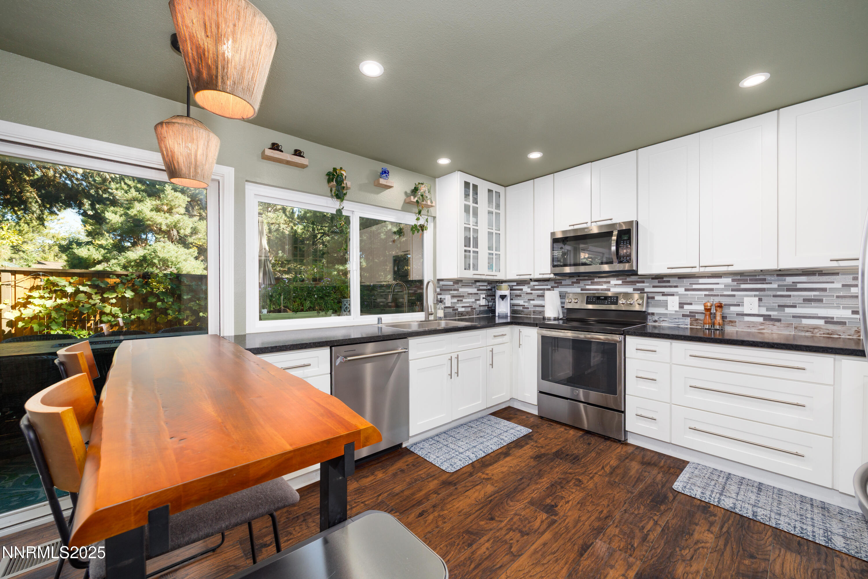 676 W Riverview Kitchen