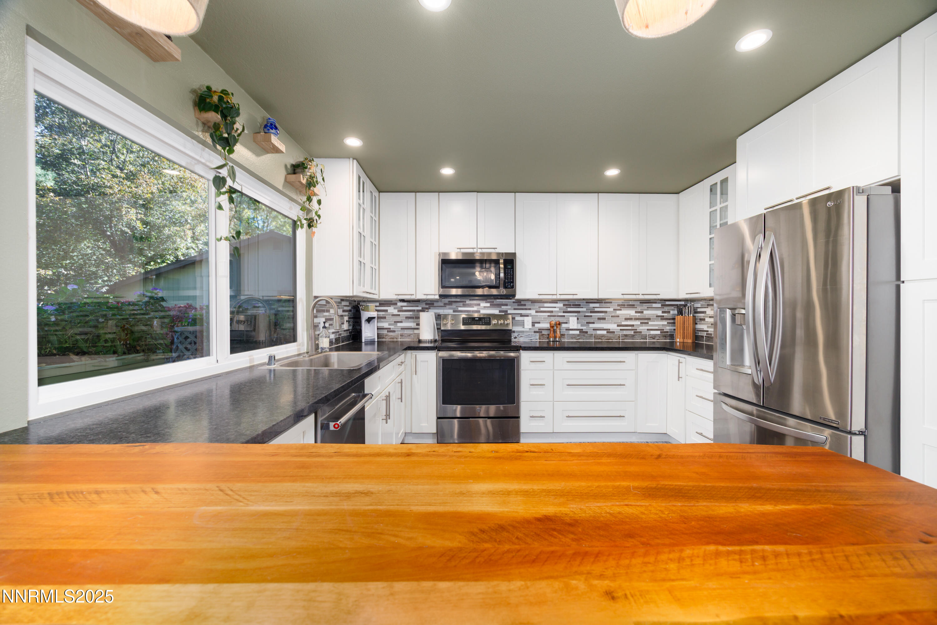 676 W Riverview Kitchen 2