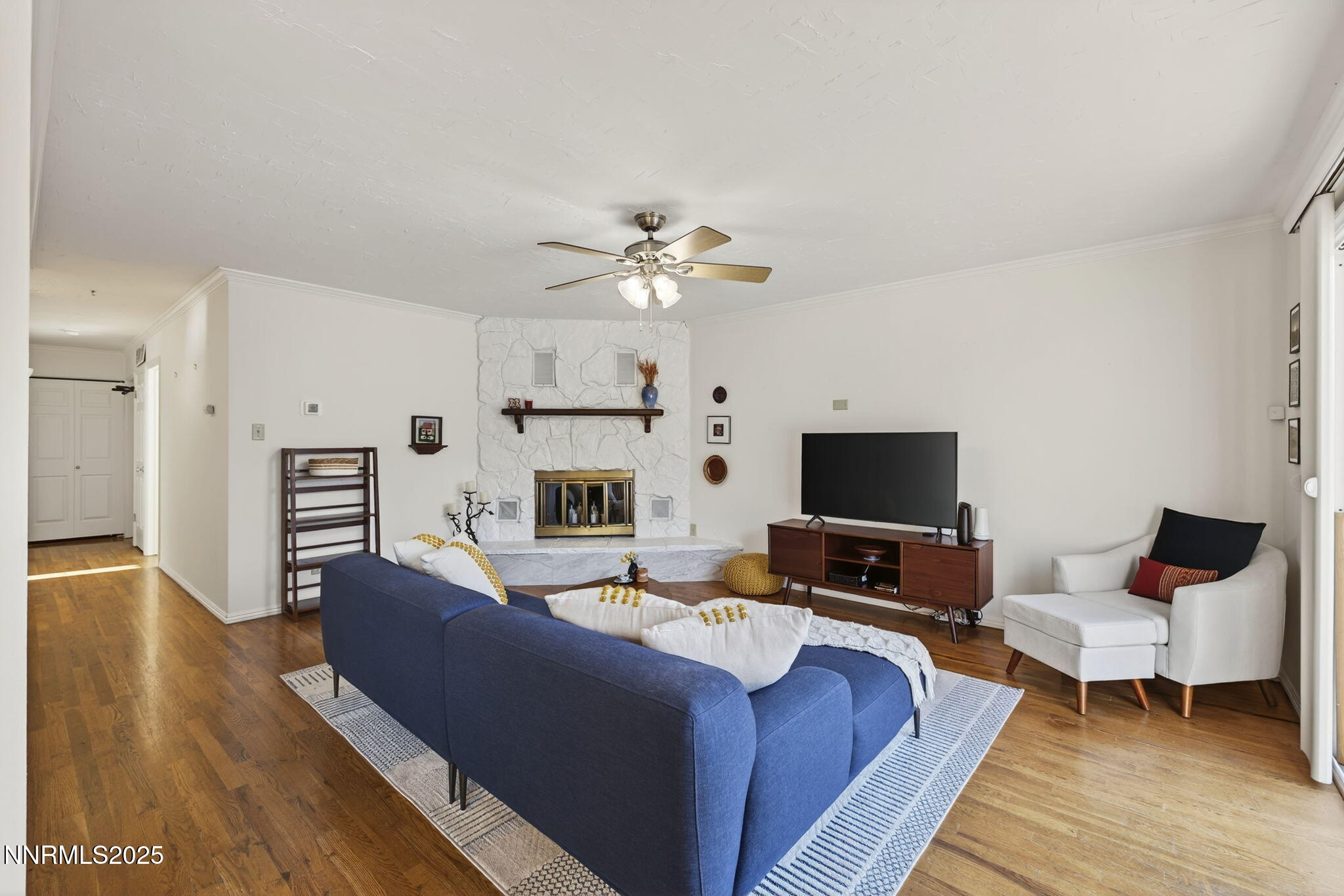 11-web-or-mls-3295 Sandra-11