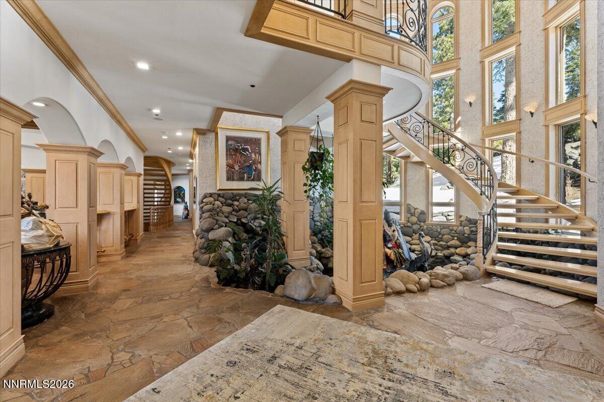 969 Fairview Boulevard