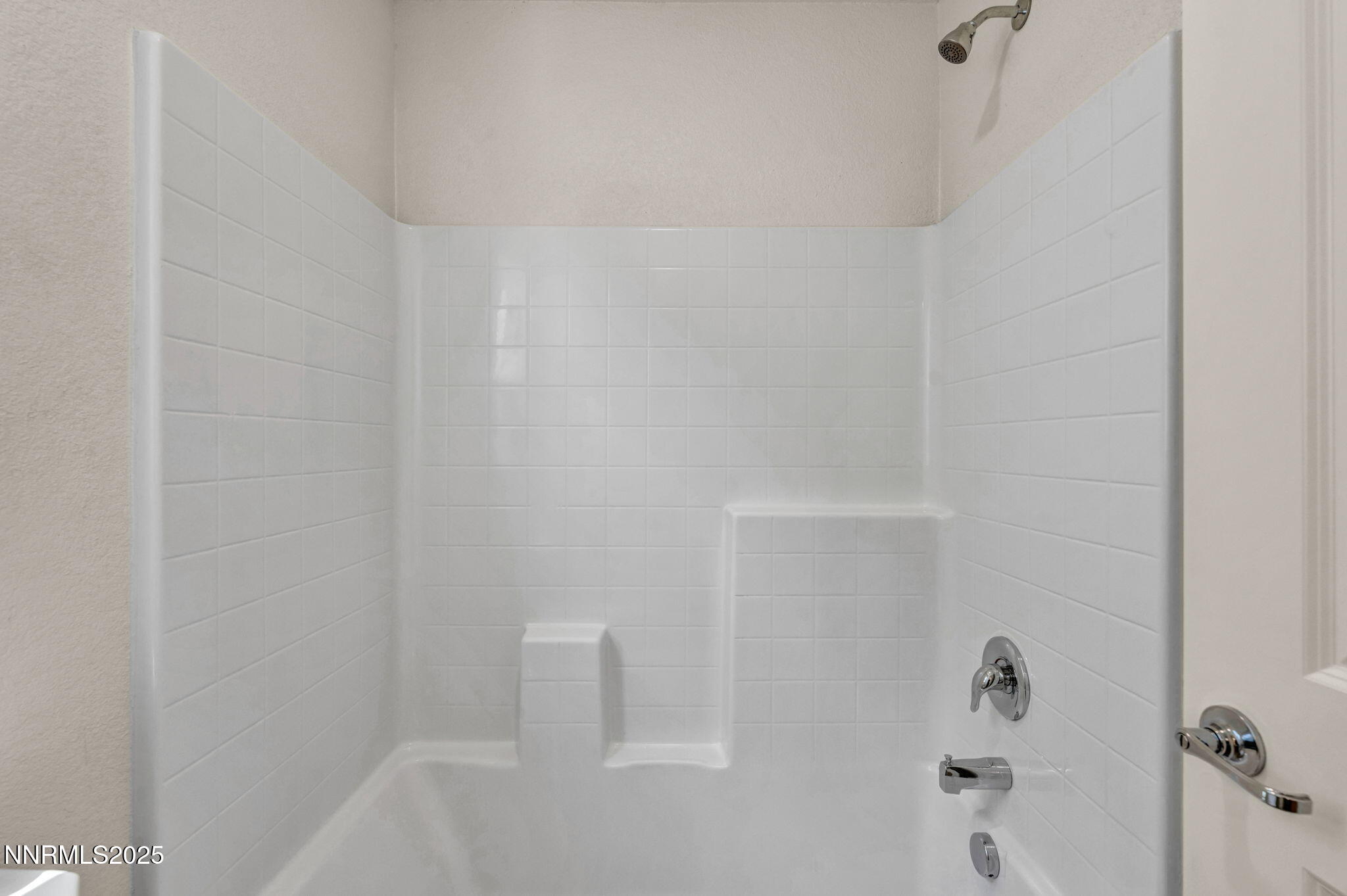 30-web-or-mls-8977-sagemoor-dr