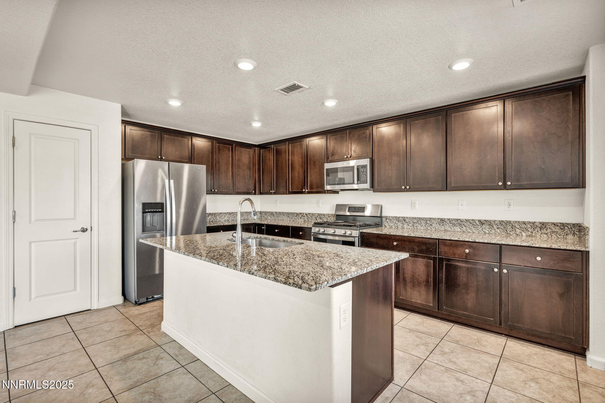 35-web-or-mls-8977-sagemoor-dr