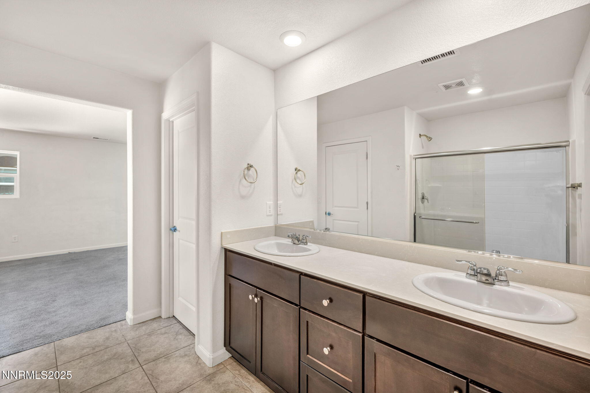 17-web-or-mls-8977-sagemoor-dr