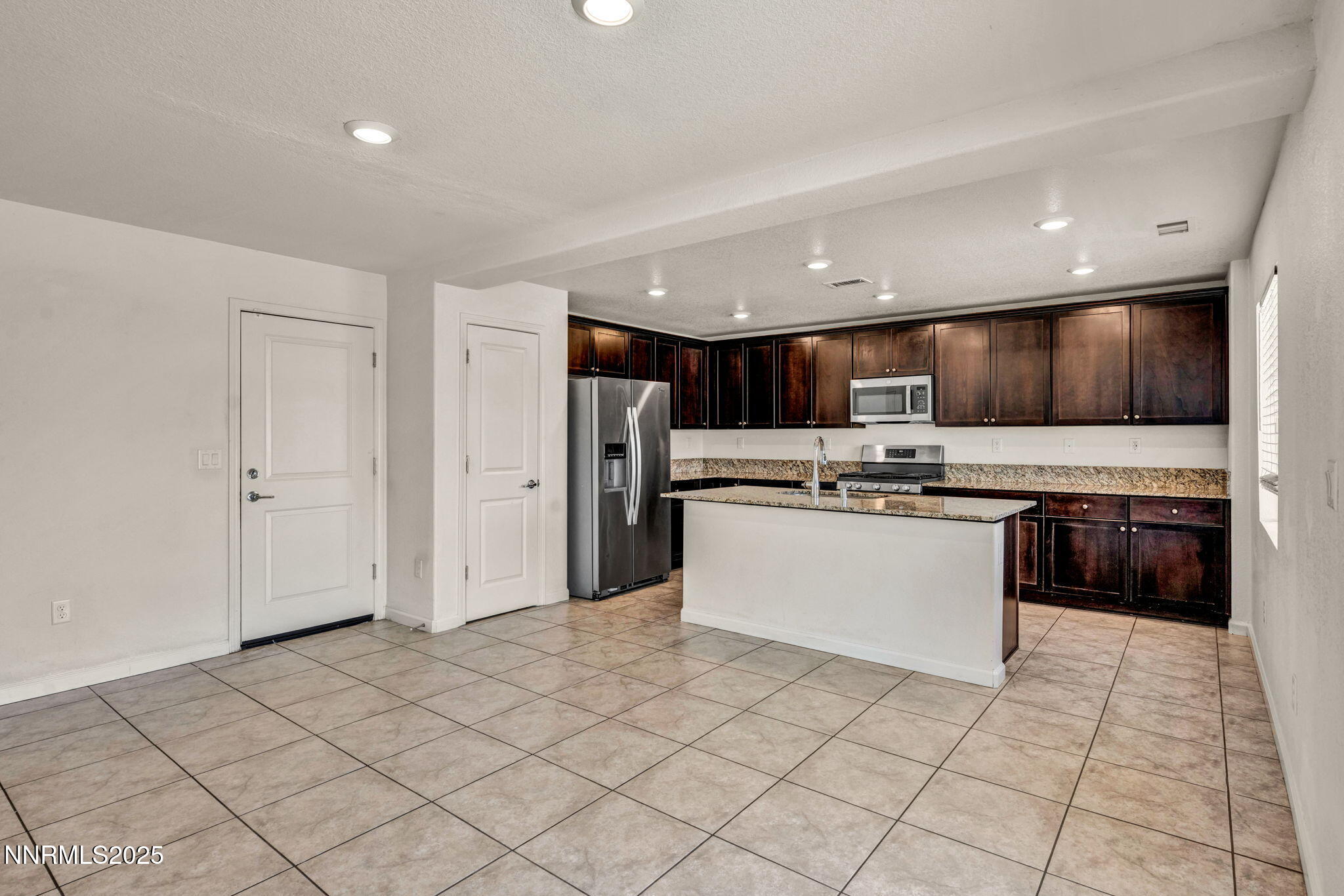 43-web-or-mls-8977-sagemoor-dr