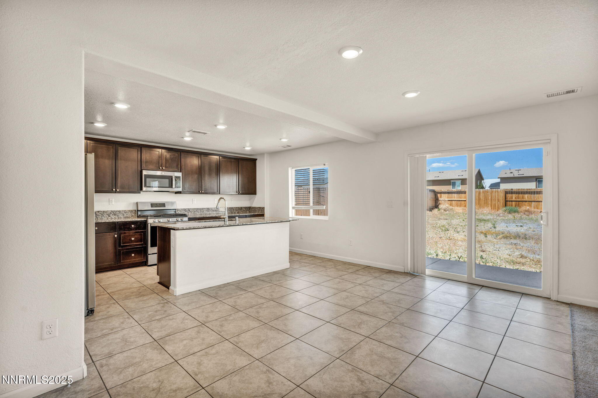 33-web-or-mls-8977-sagemoor-dr