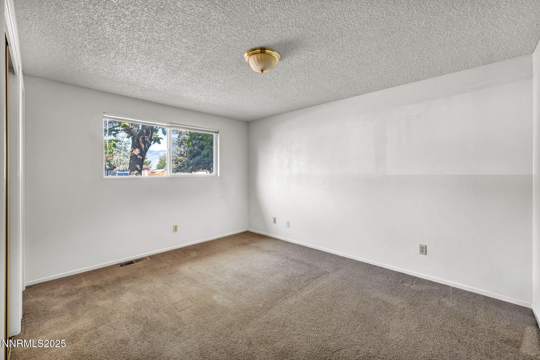 Carson City, Nevada 89701, United States, 3 Bedrooms Bedrooms, ,2 BathroomsBathrooms,Residential,Active,204006