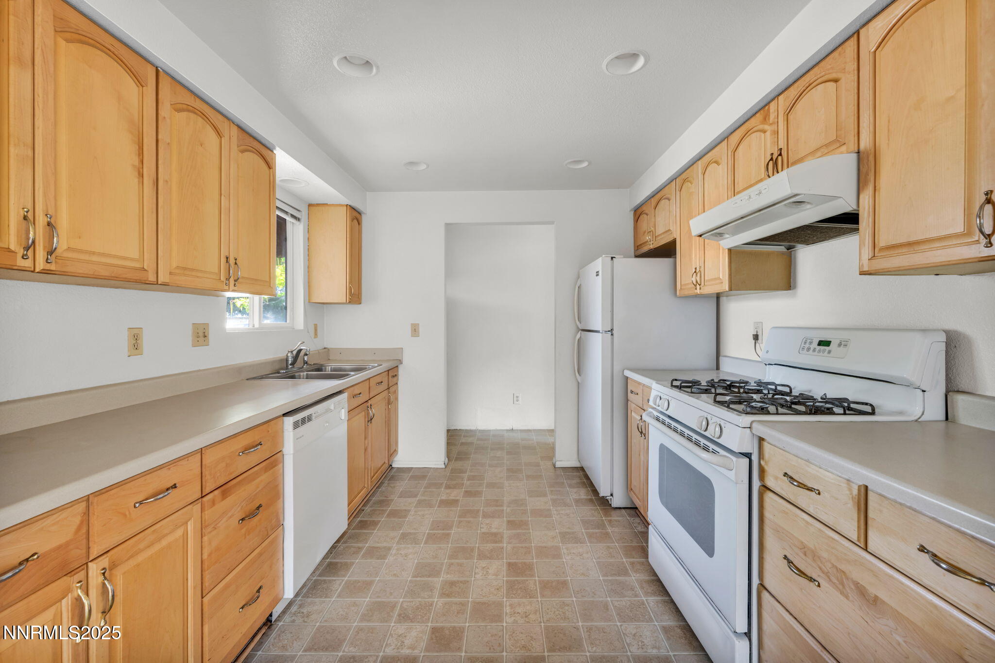 Carson City, Nevada 89701, United States, 3 Bedrooms Bedrooms, ,2 BathroomsBathrooms,Residential,Active,204006