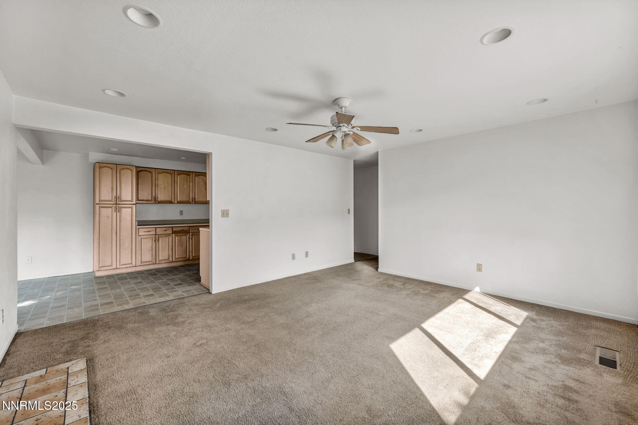 Carson City, Nevada 89701, United States, 3 Bedrooms Bedrooms, ,2 BathroomsBathrooms,Residential,Active,204006