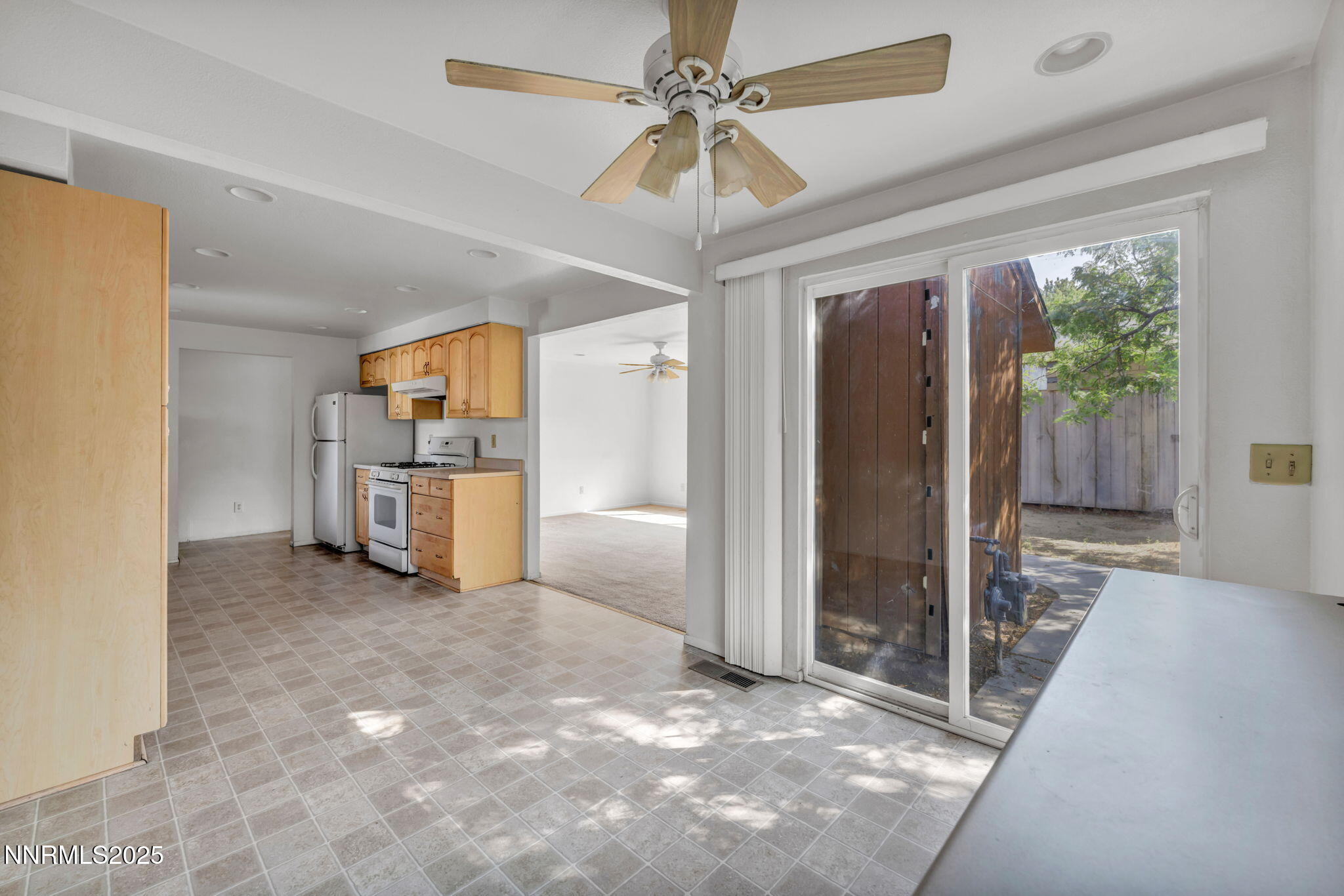 Carson City, Nevada 89701, United States, 3 Bedrooms Bedrooms, ,2 BathroomsBathrooms,Residential,Active,204006