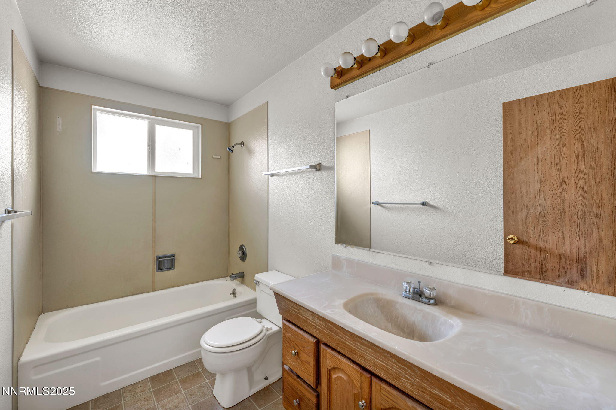 Carson City, Nevada 89701, United States, 3 Bedrooms Bedrooms, ,2 BathroomsBathrooms,Residential,Active,204006