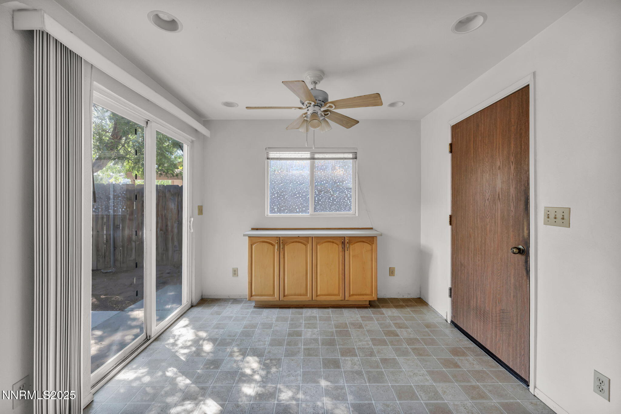 Carson City, Nevada 89701, United States, 3 Bedrooms Bedrooms, ,2 BathroomsBathrooms,Residential,Active,204006