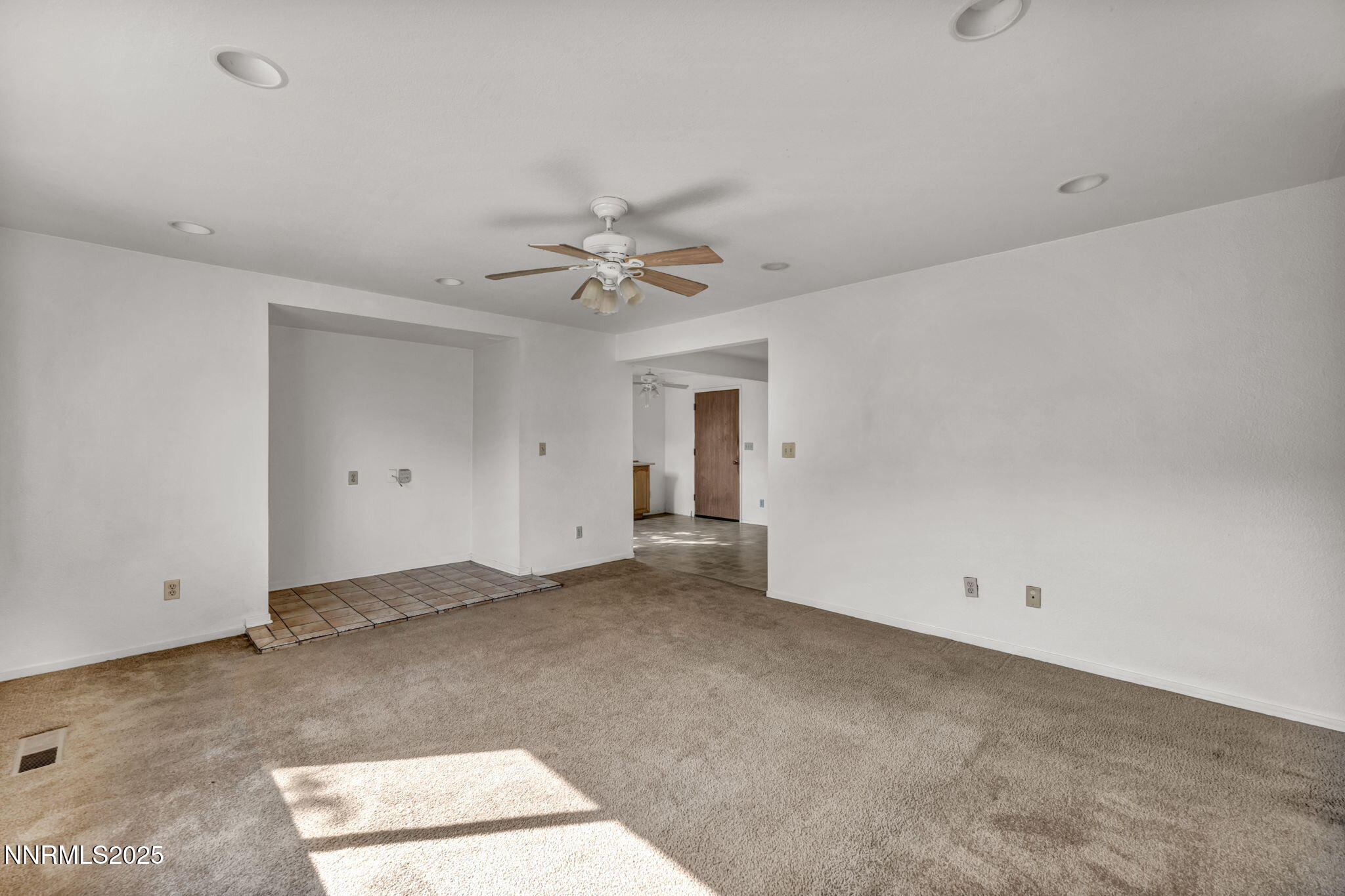 Carson City, Nevada 89701, United States, 3 Bedrooms Bedrooms, ,2 BathroomsBathrooms,Residential,Active,204006