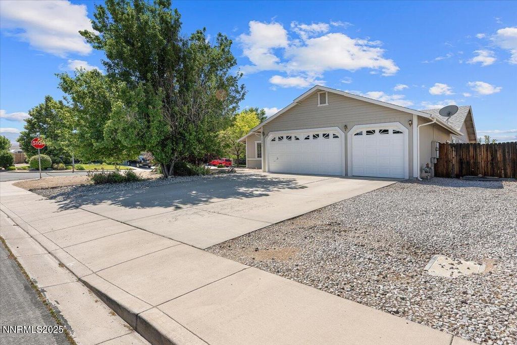 Photo of 1406 Rosy Finch Drive, Spanish Springs, NV 89441 (MLS # 260004503)
