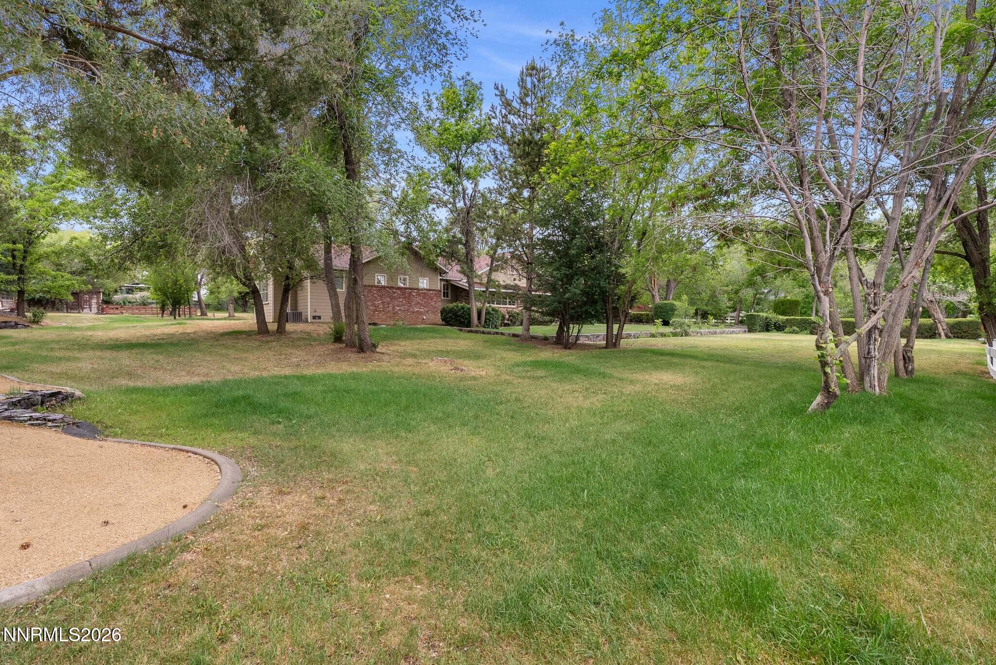 1400-Meadowview-Lane-23