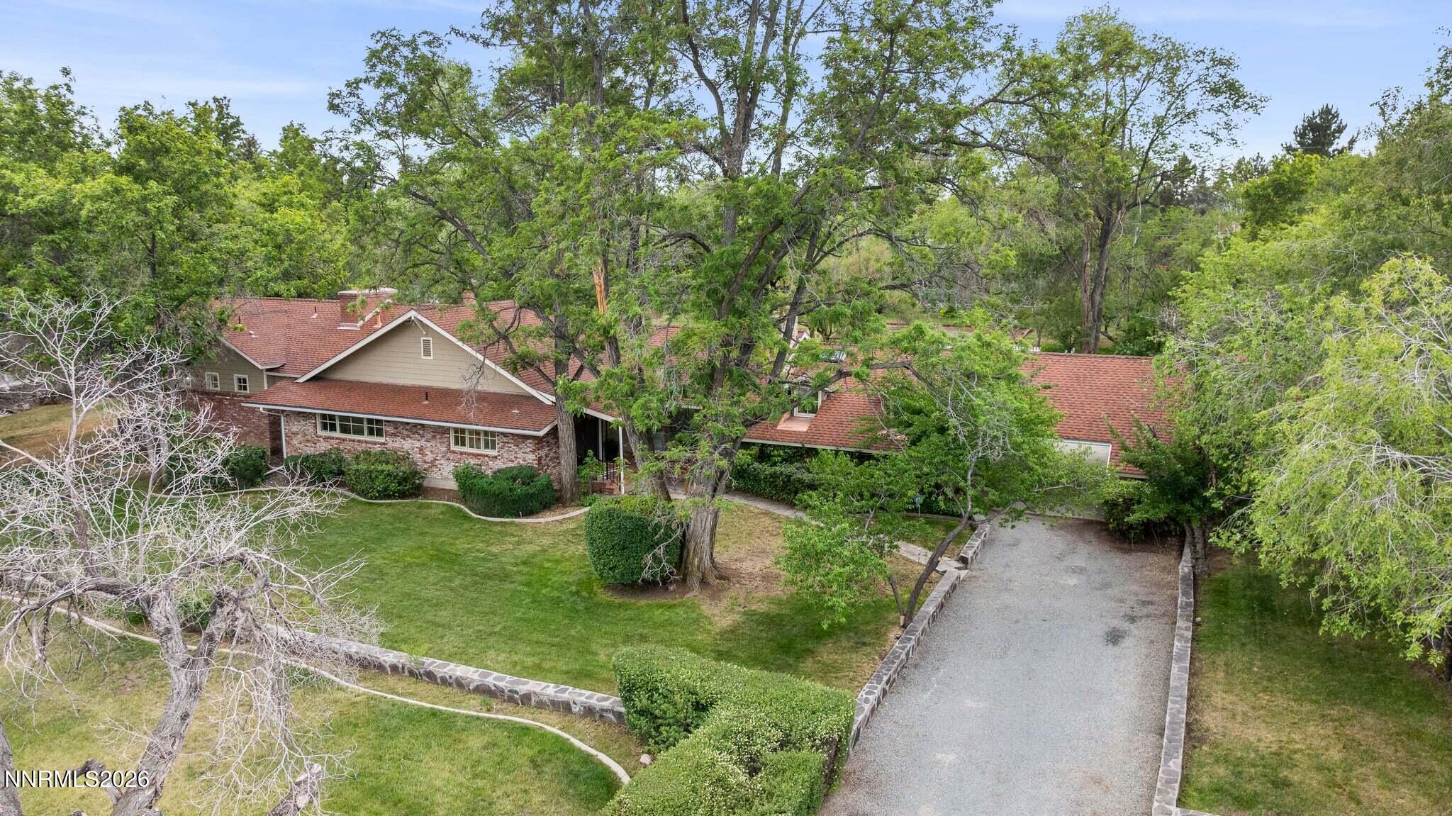 1400-Meadowview-Lane-2