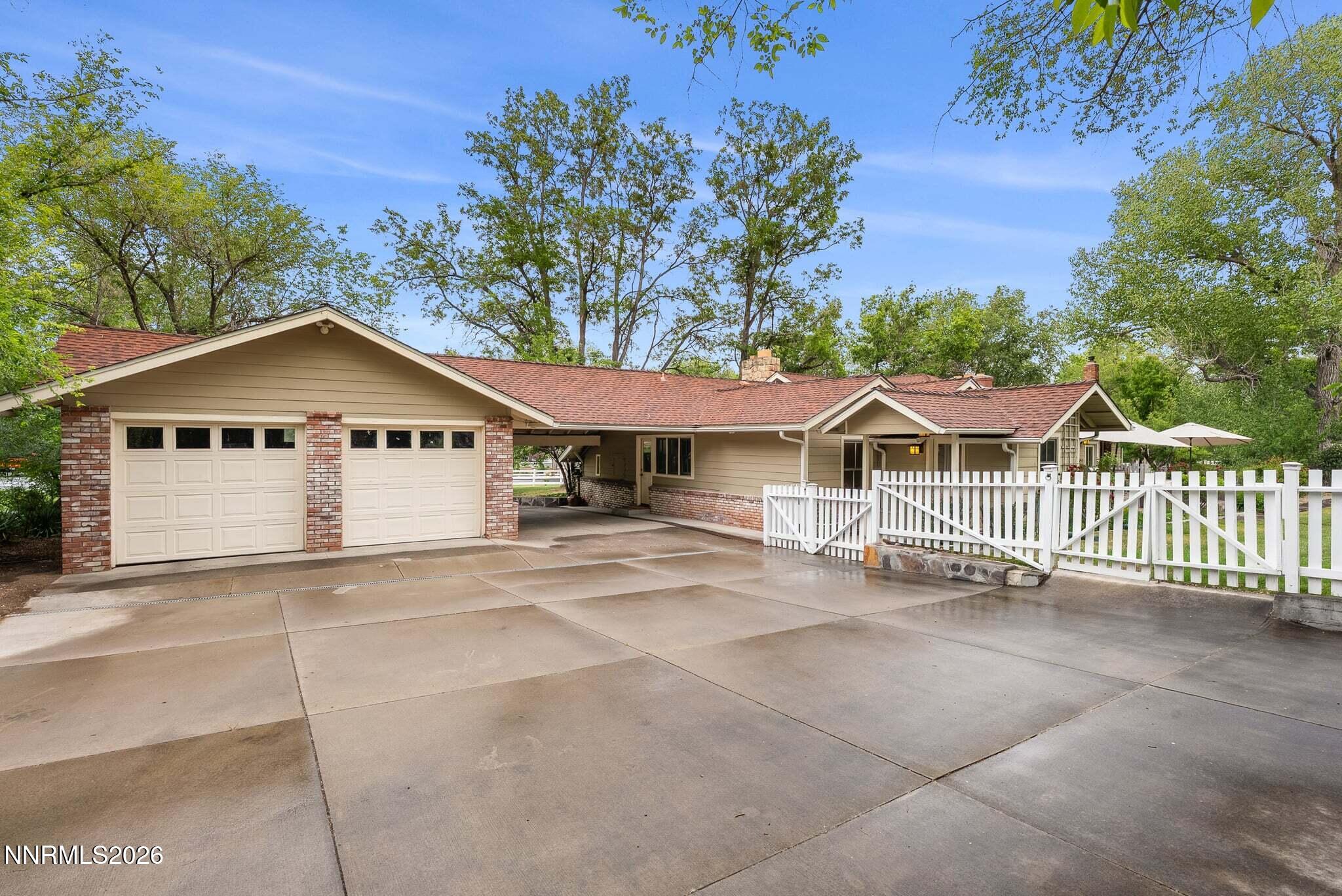 1400-Meadowview-Lane-31