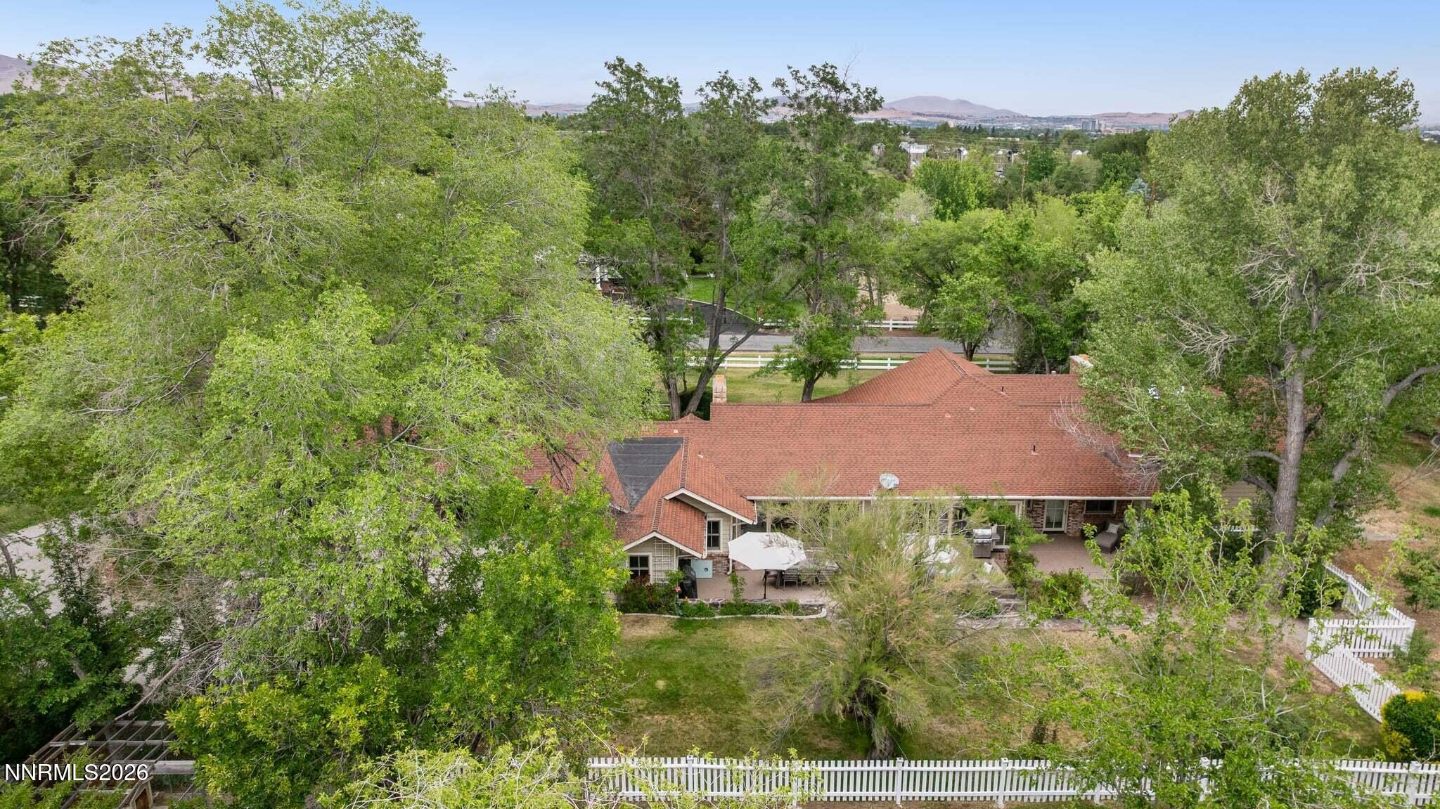 1400-Meadowview-Lane-6