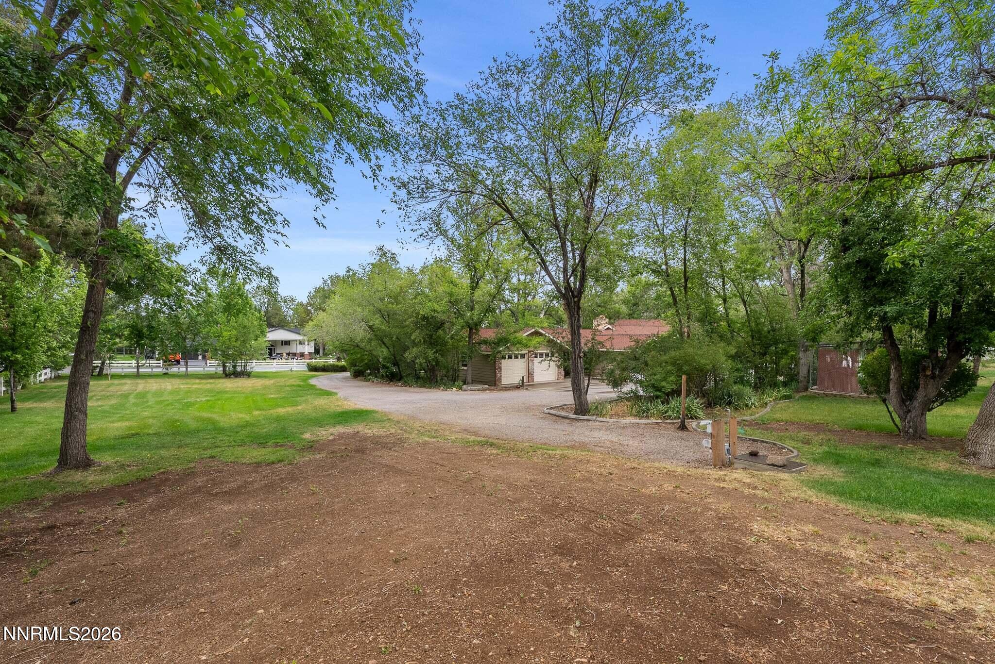 1400-Meadowview-Lane-29