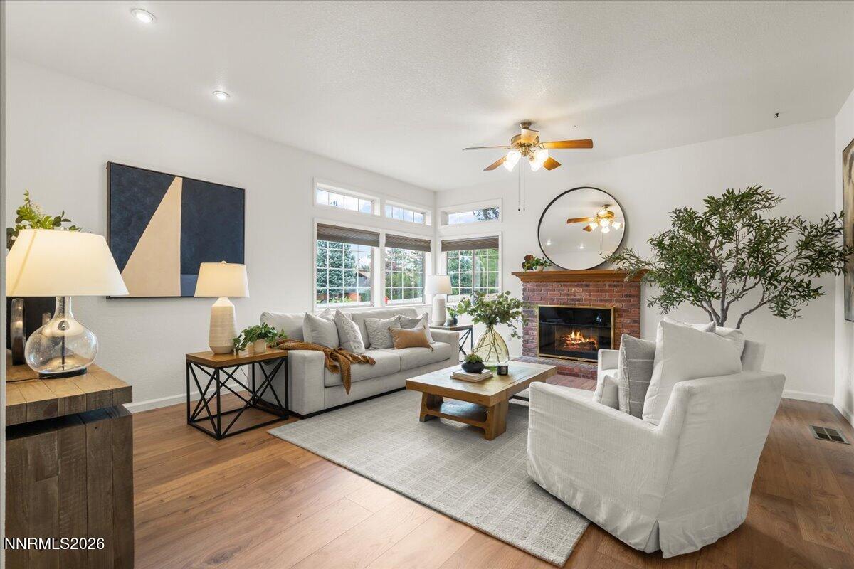 2805 W Pinenut Court