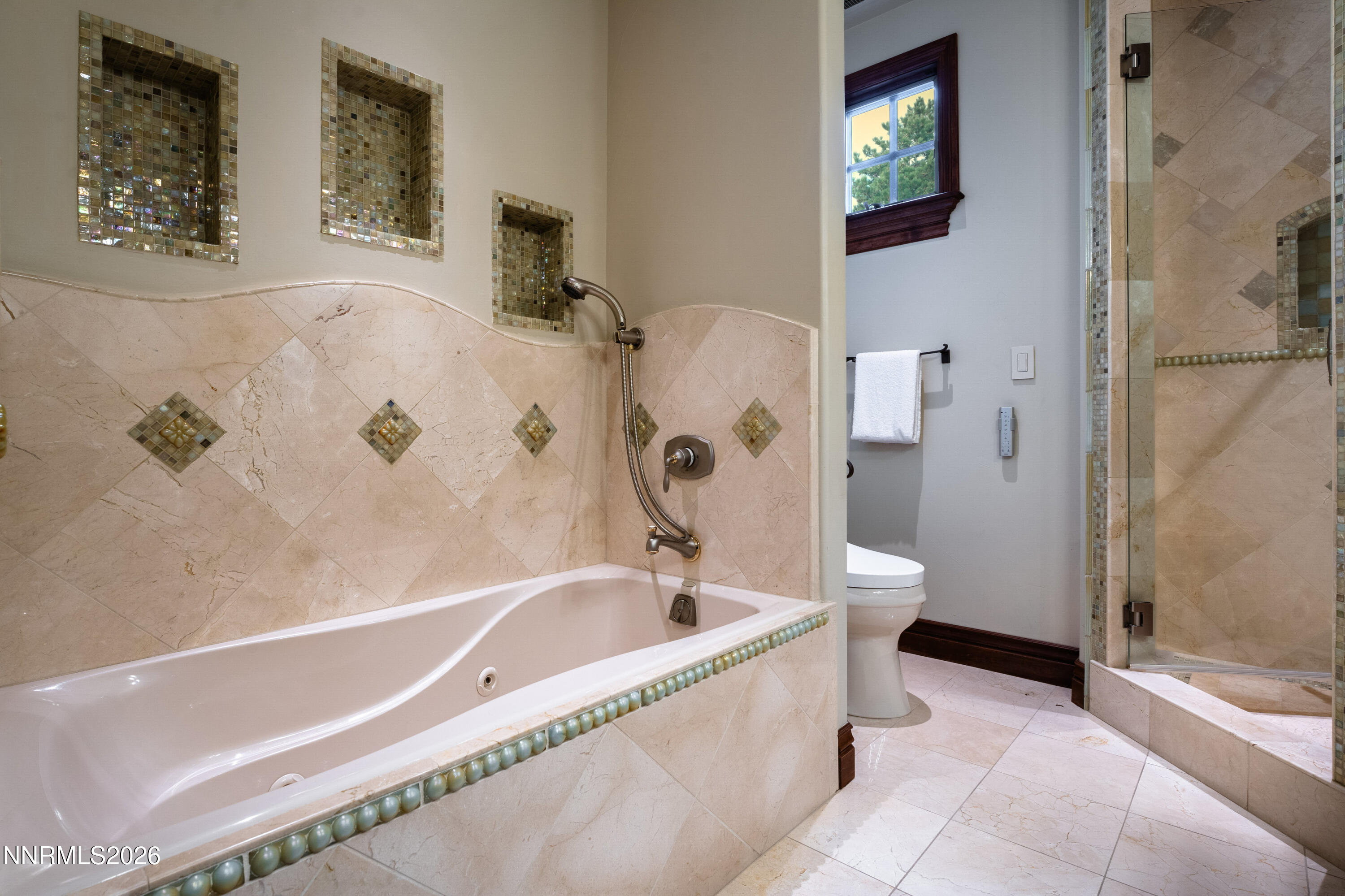 053_092_12360_high_vista-92_670_144