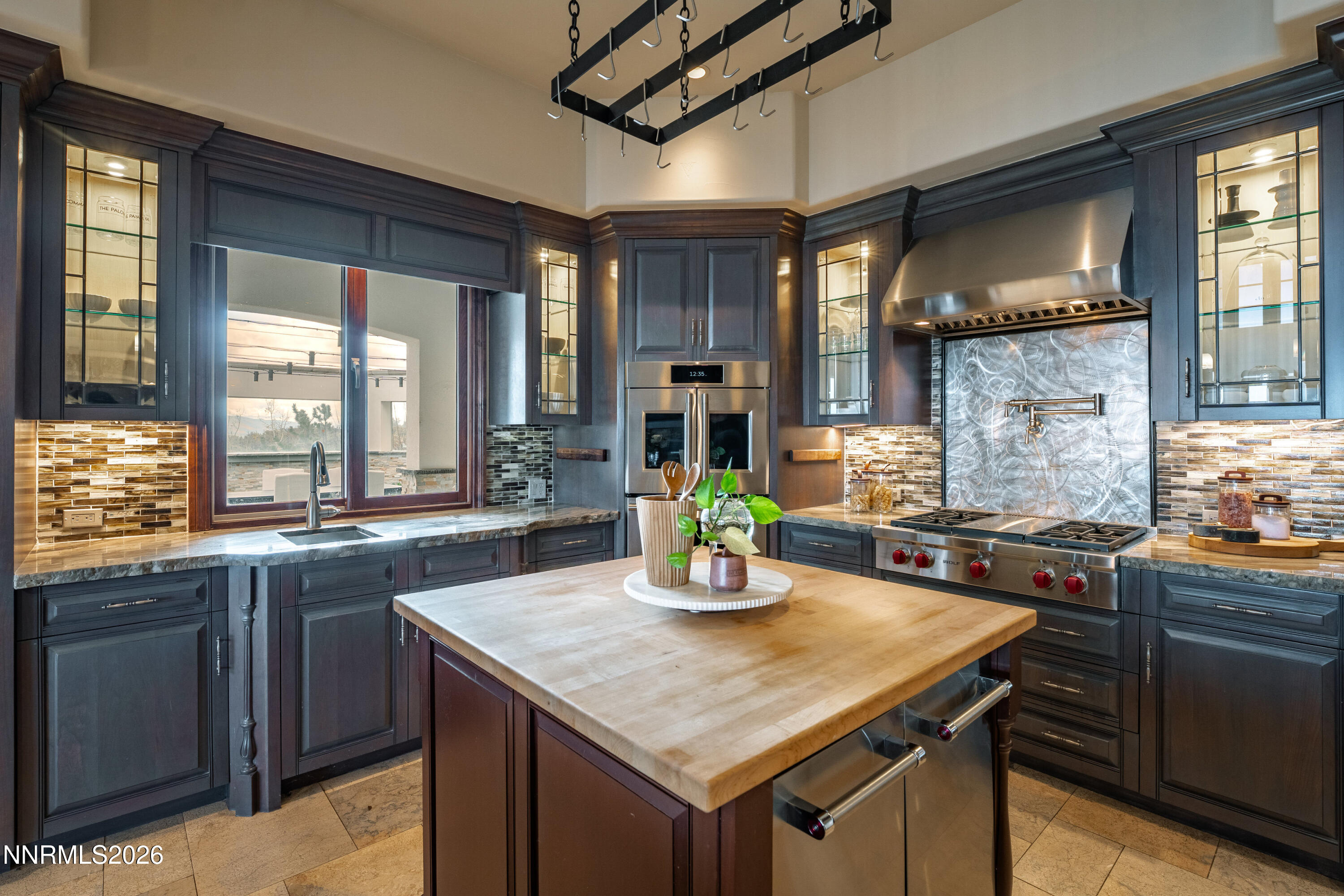 031_054_12360_high_vista-53_988_936