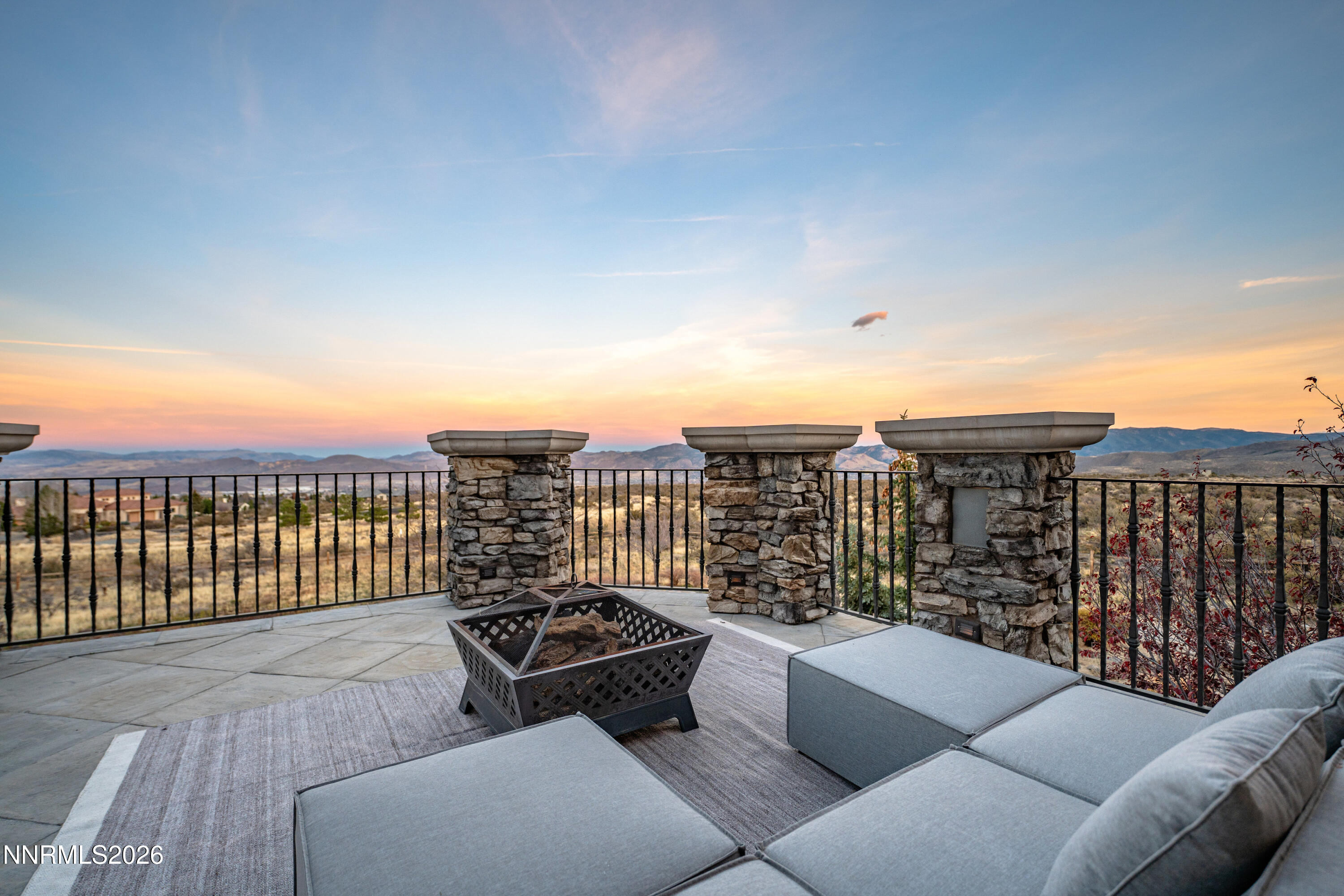 005_006_12360_high_vista-6_796_710