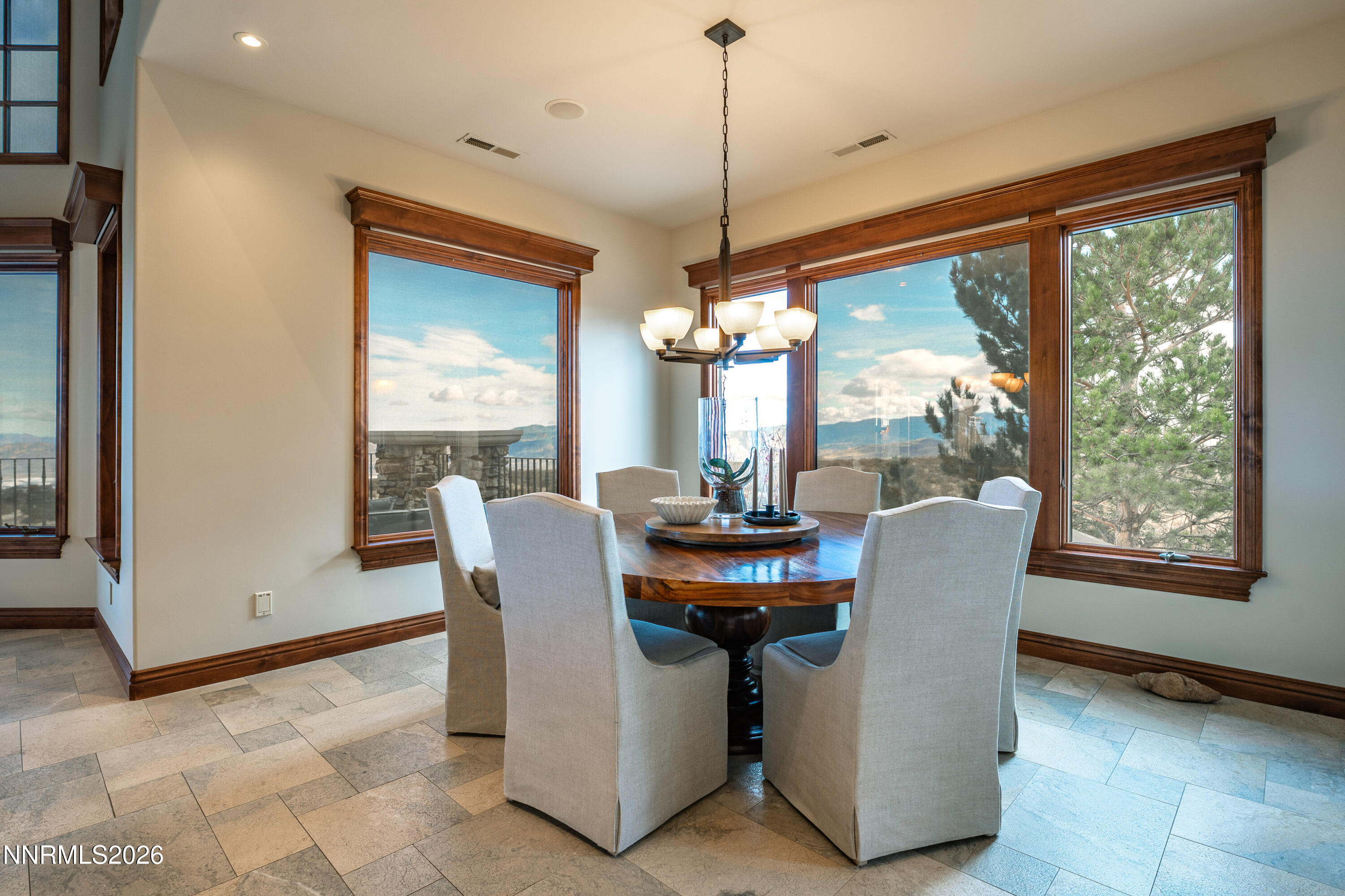 027_049_12360_high_vista-49_197_355