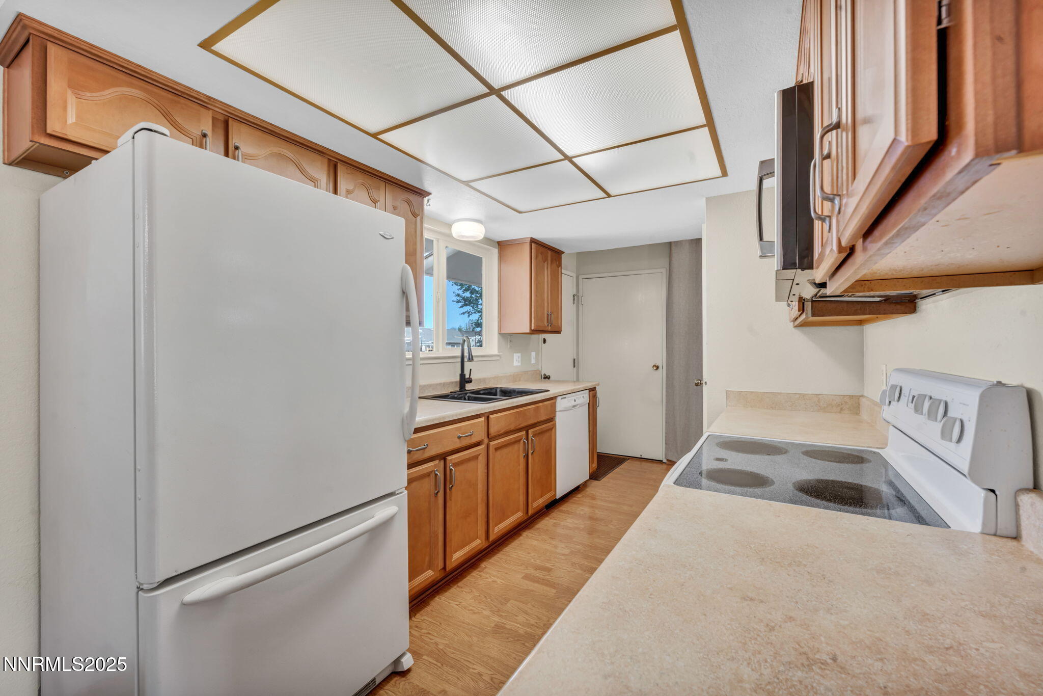 57-web-or-mls-836-e-st