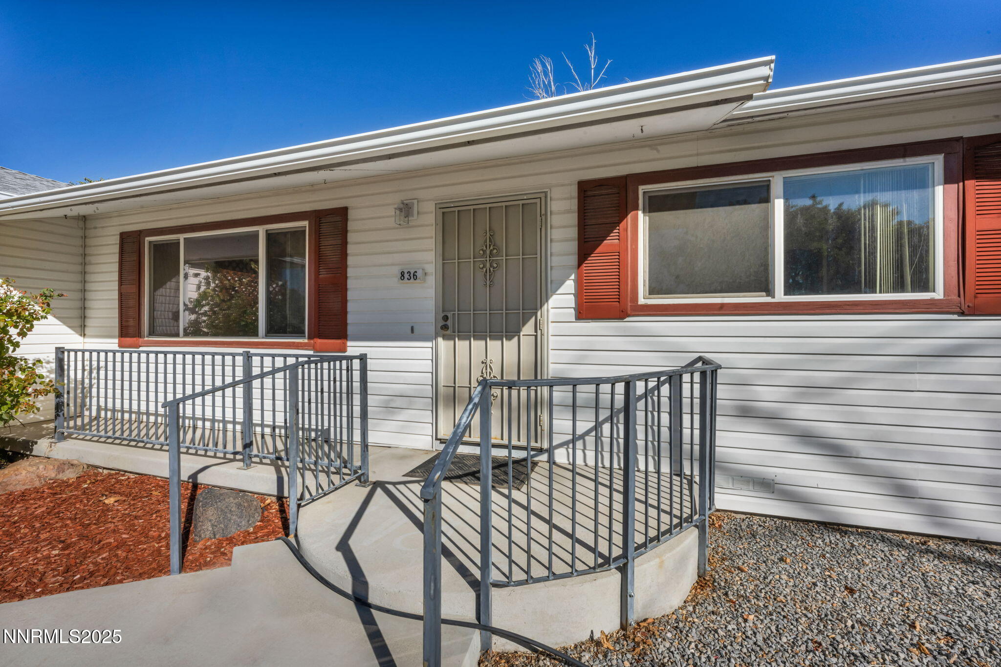 11-web-or-mls-836-e-st