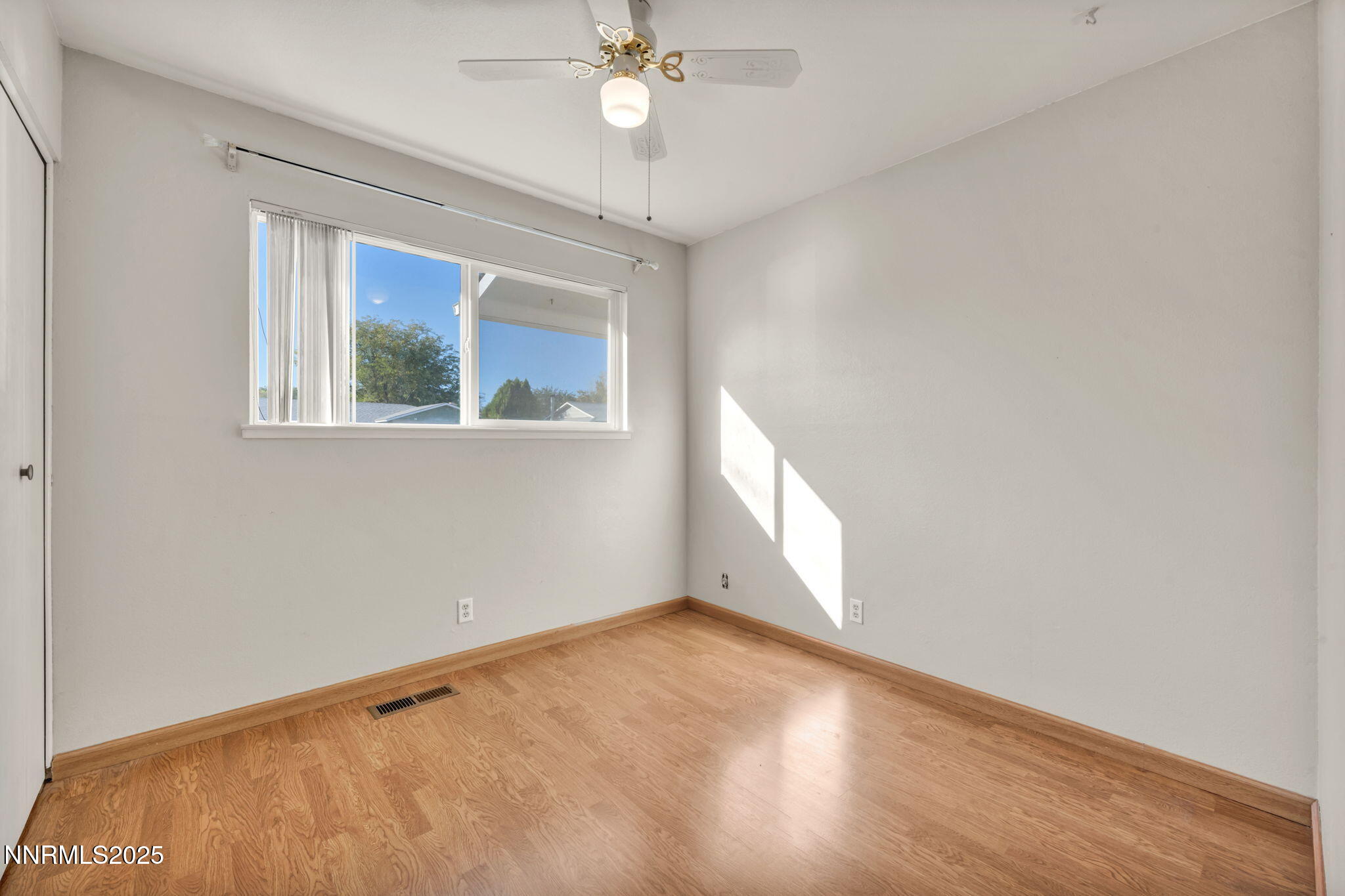 28-web-or-mls-836-e-st