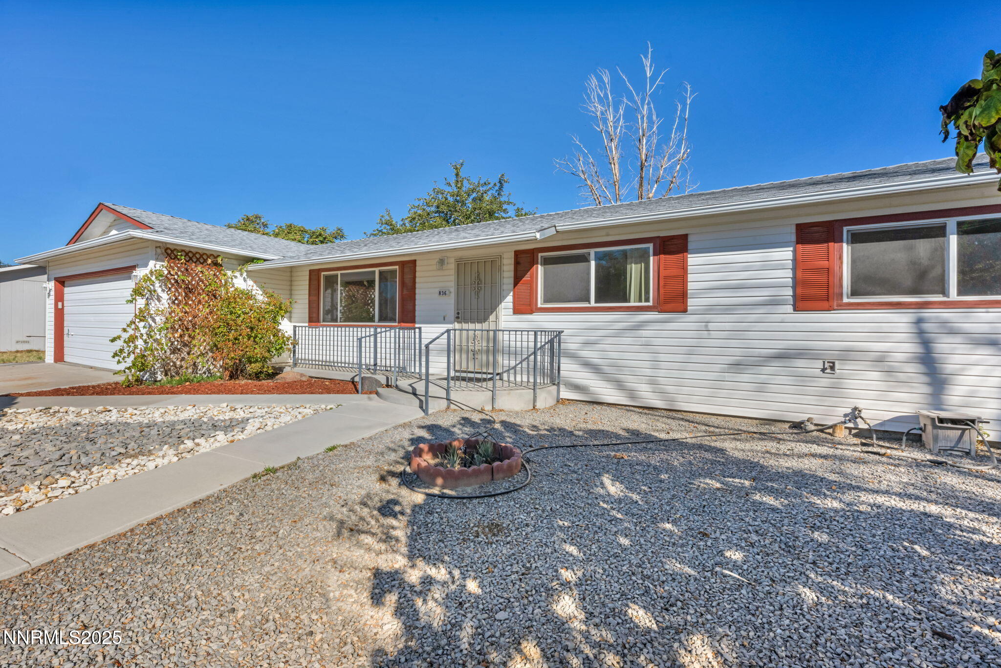 4-web-or-mls-836-e-st