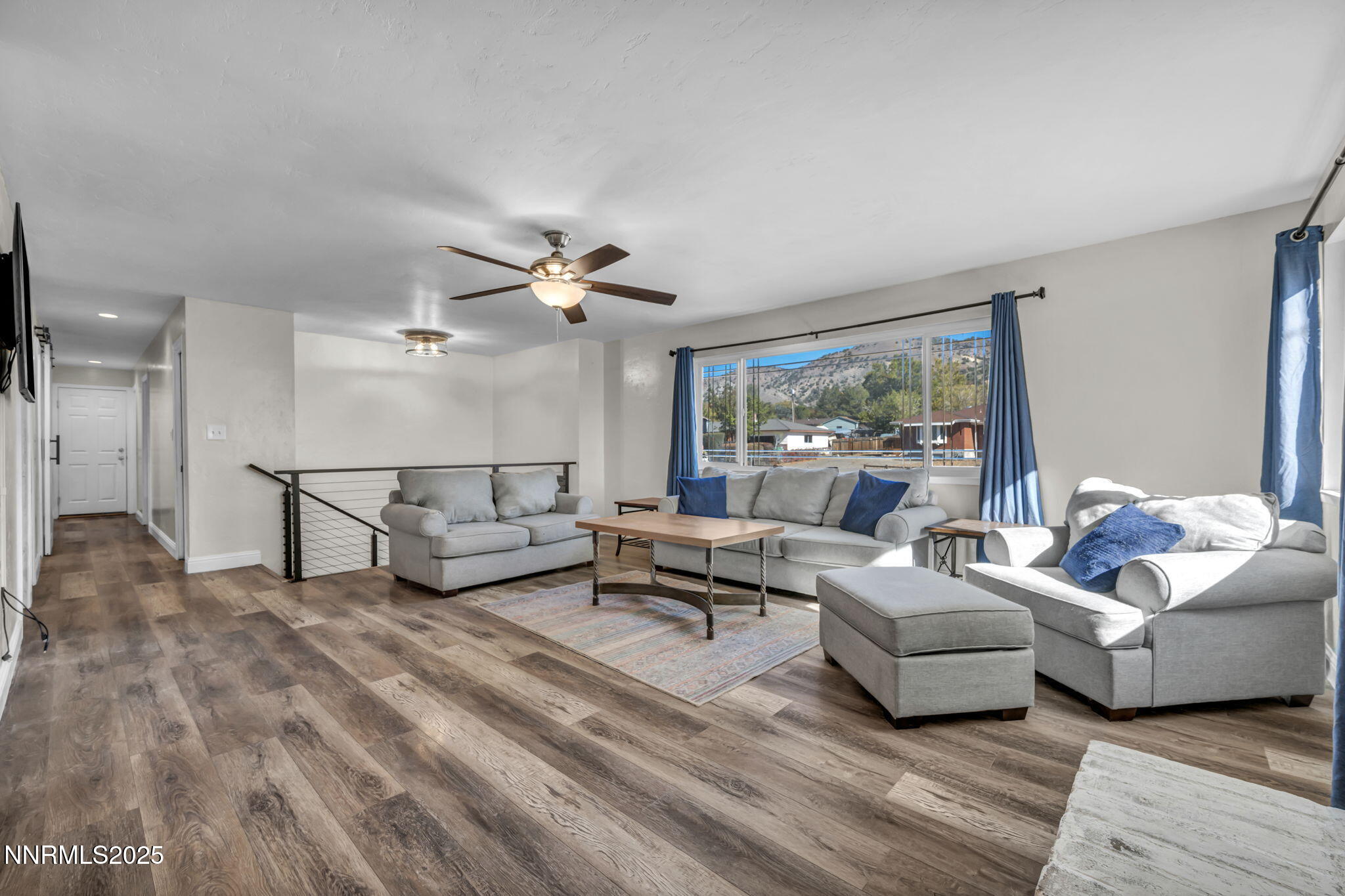 16-web-or-mls-14595-chamy-dr