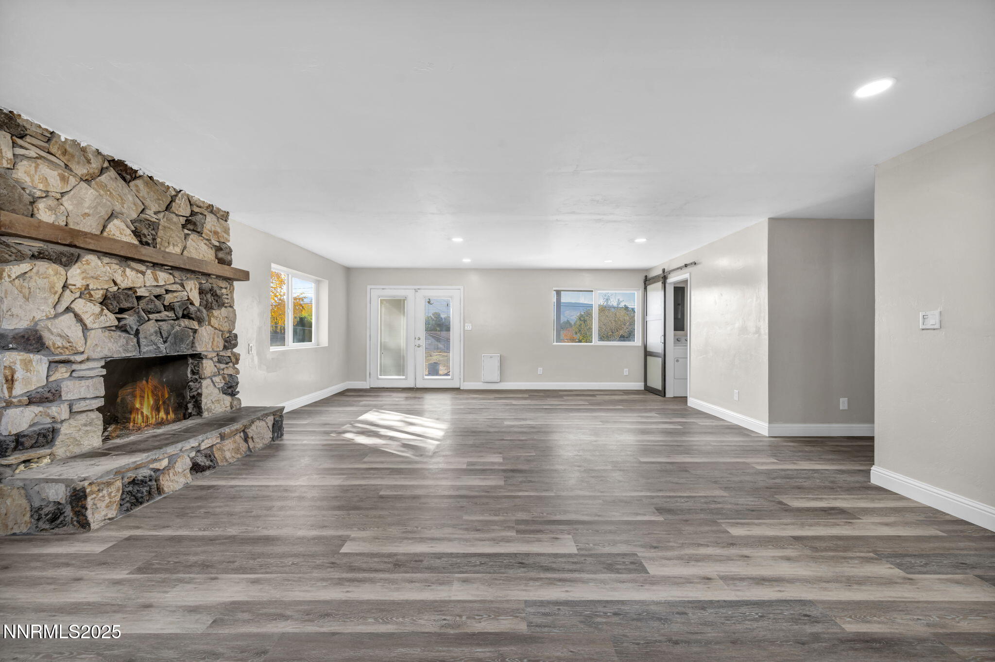 53-web-or-mls-14595-chamy-dr