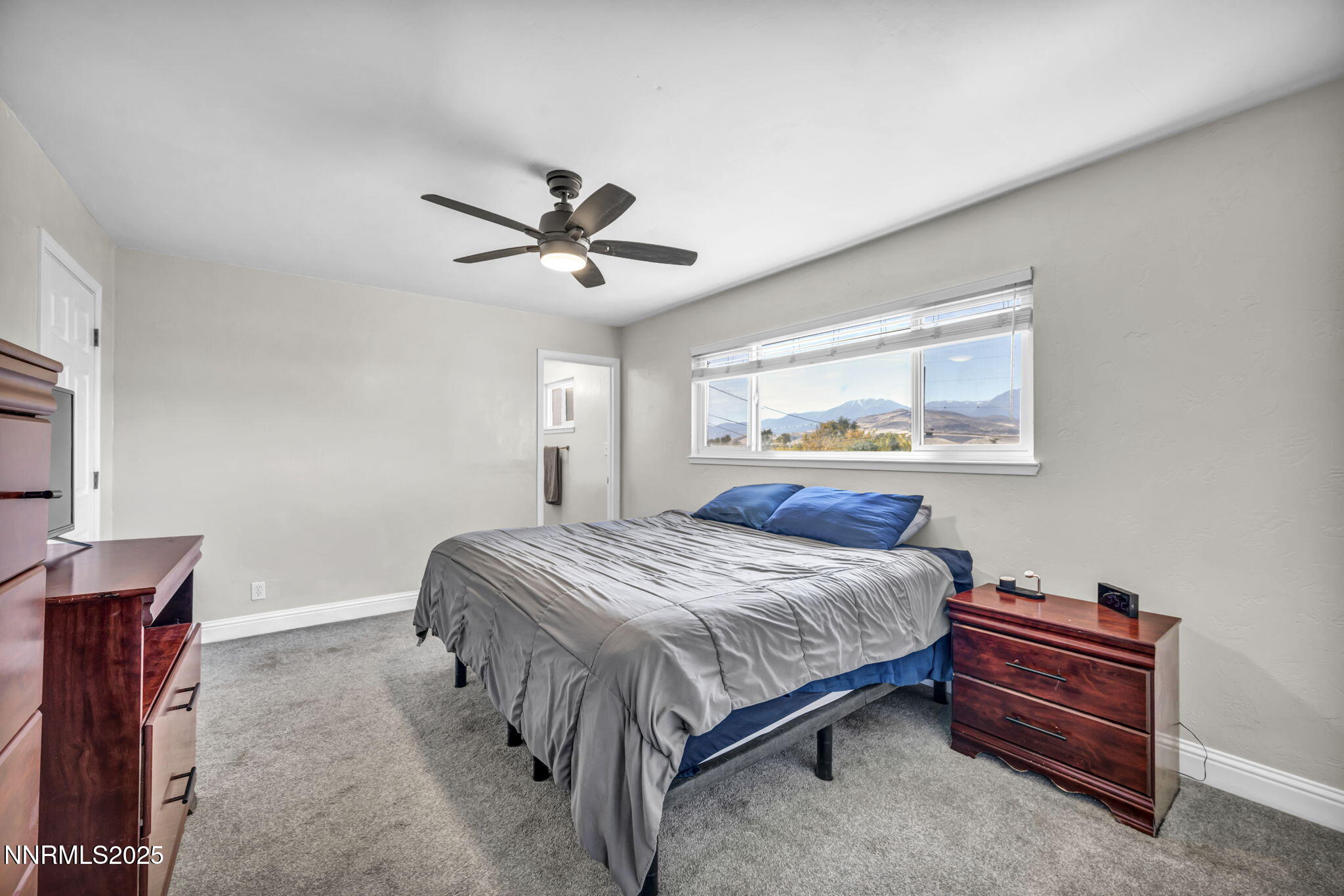 40-web-or-mls-14595-chamy-dr