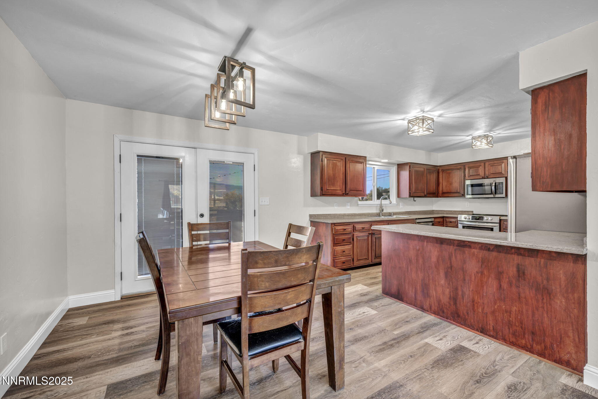 25-web-or-mls-14595-chamy-dr