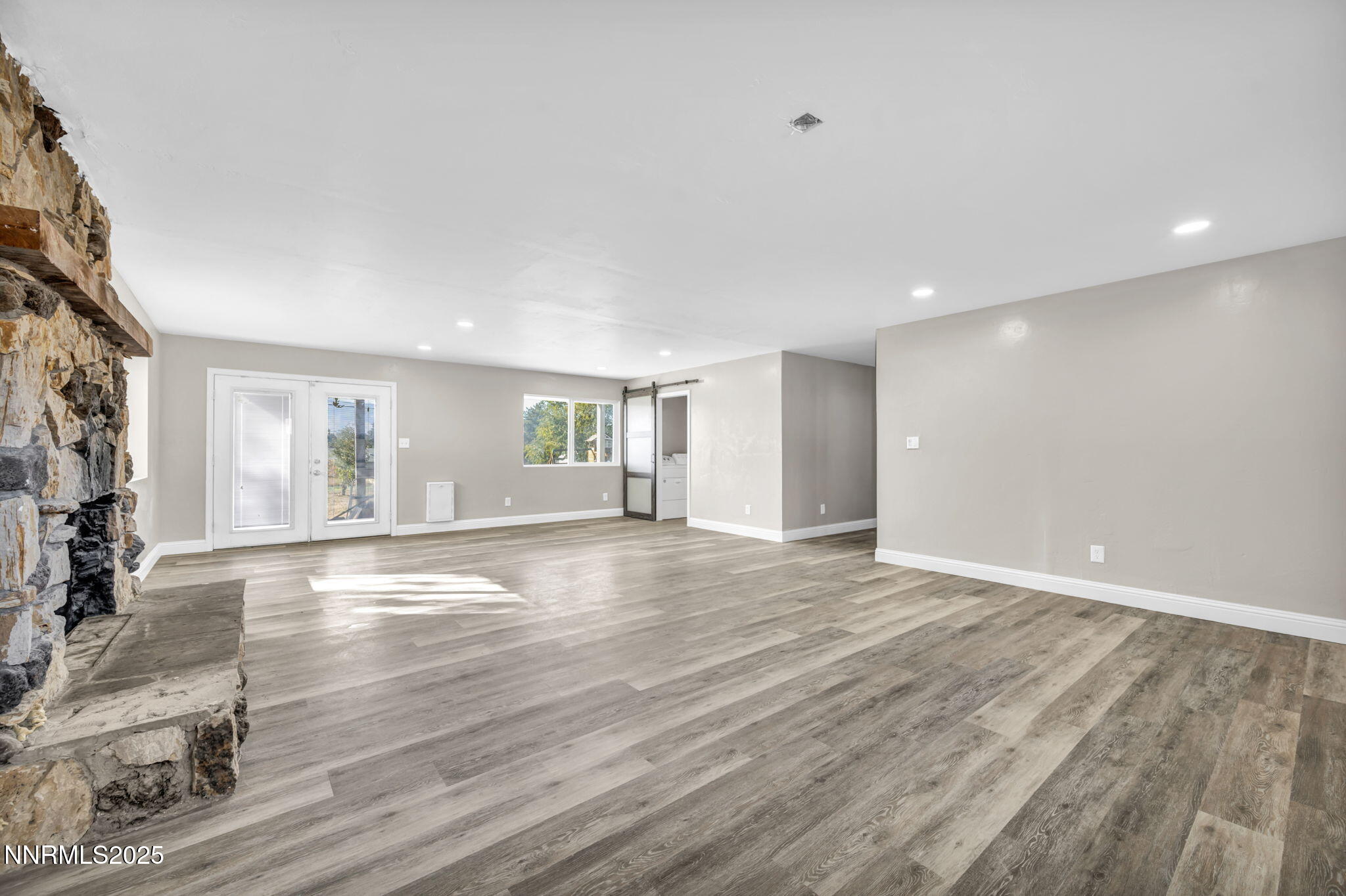 54-web-or-mls-14595-chamy-dr