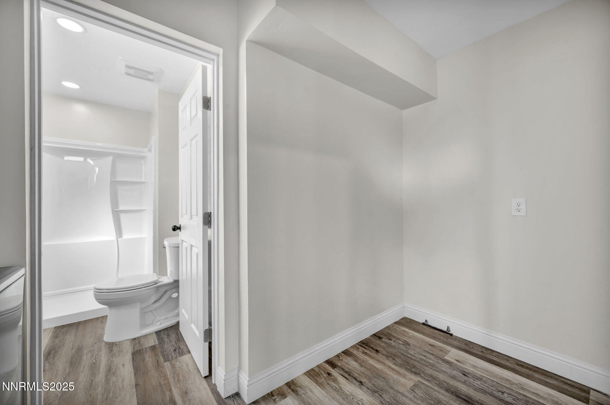 61-web-or-mls-14595-chamy-dr