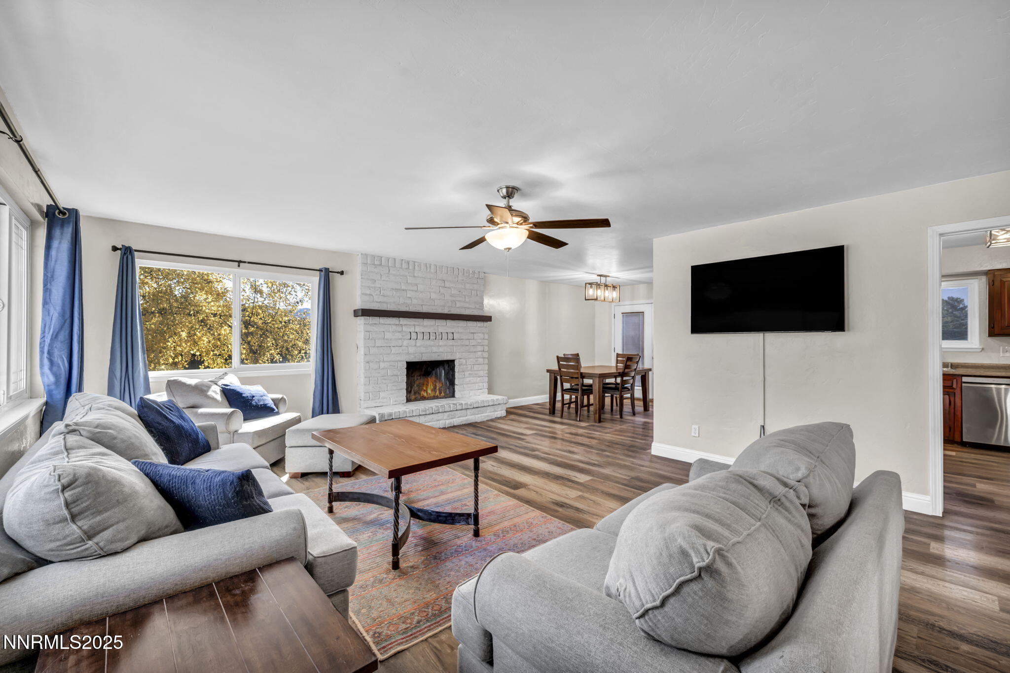 19-web-or-mls-14595-chamy-dr