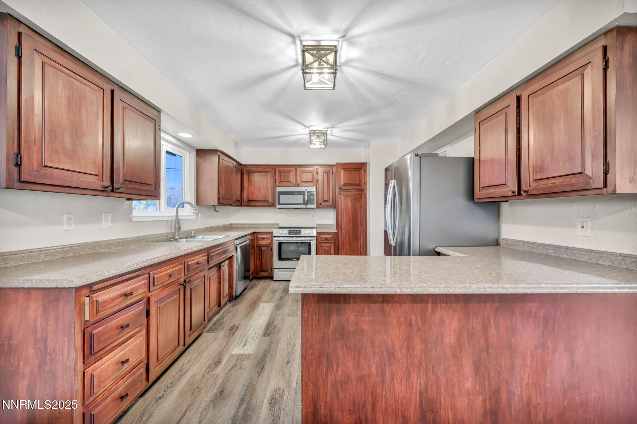 30-web-or-mls-14595-chamy-dr