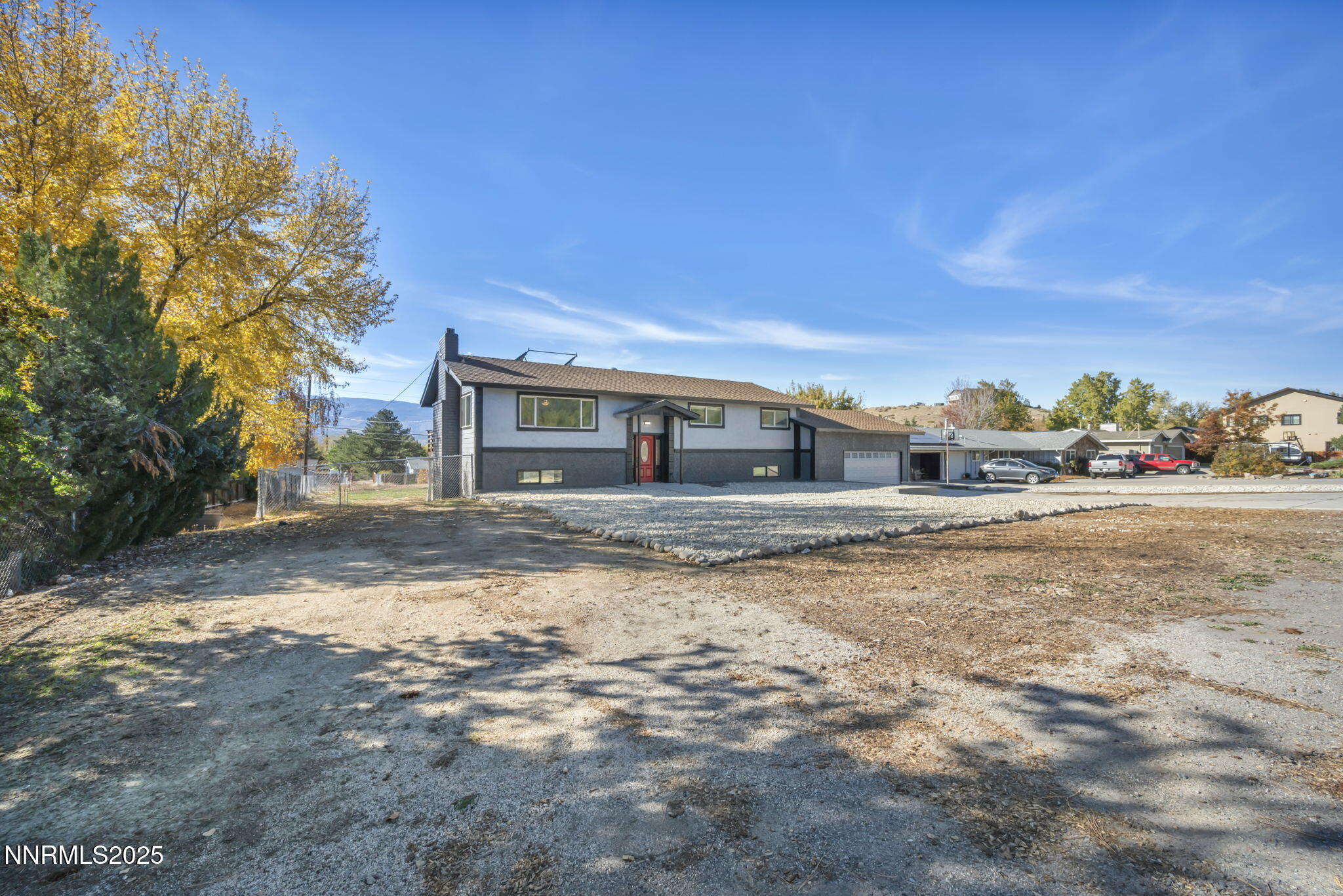 4-web-or-mls-14595-chamy-dr