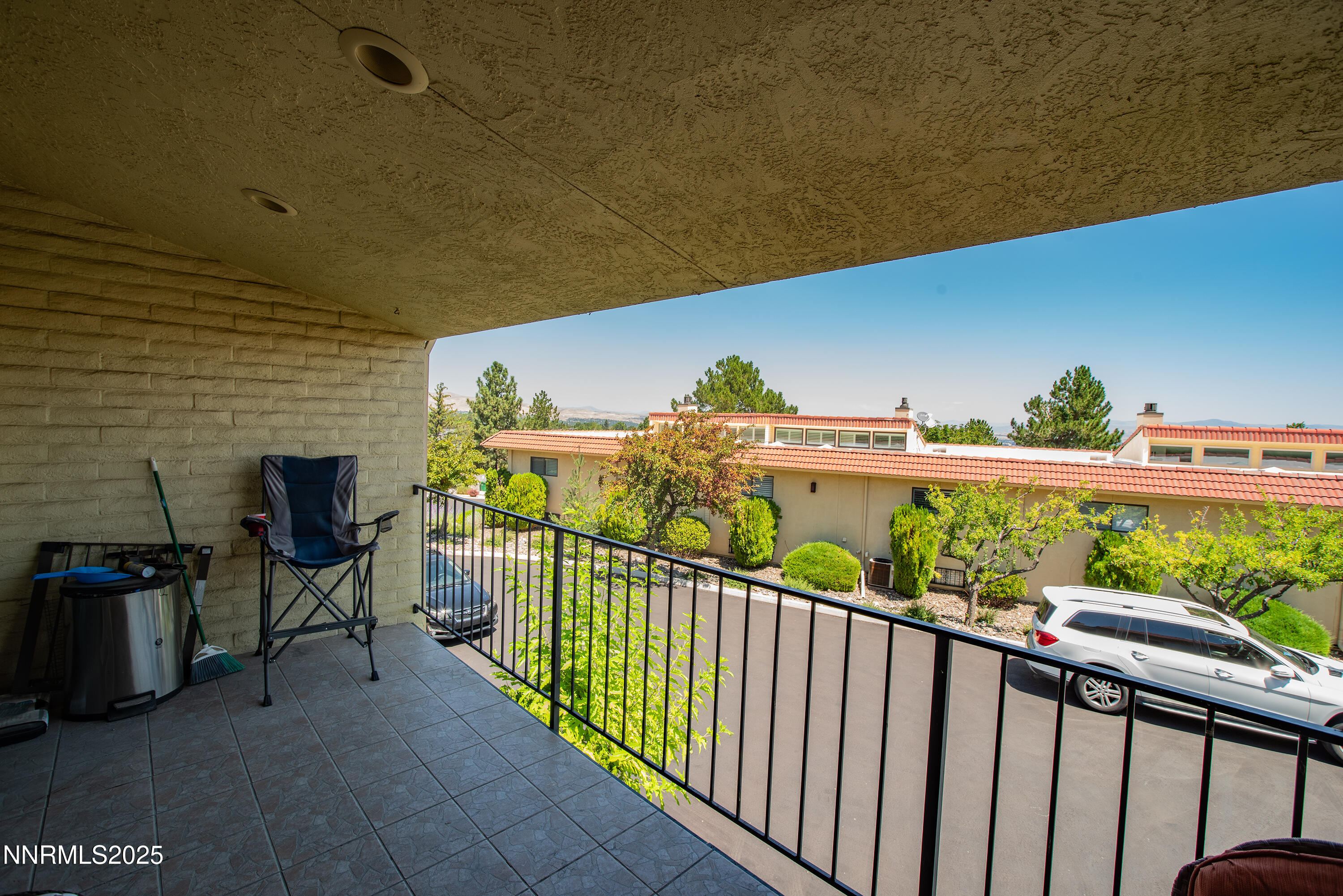 10 - Balcony and View - 40986