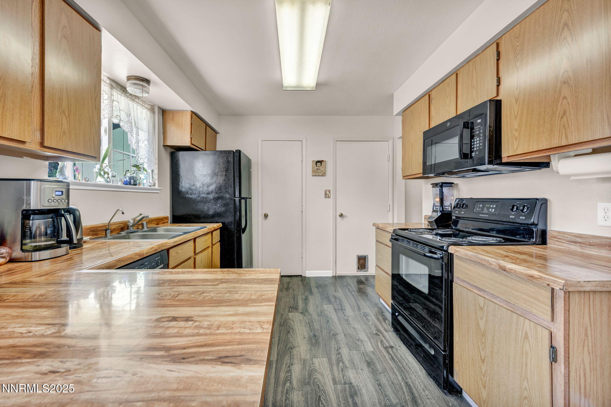 32-web-or-mls-3830-petrel-ct