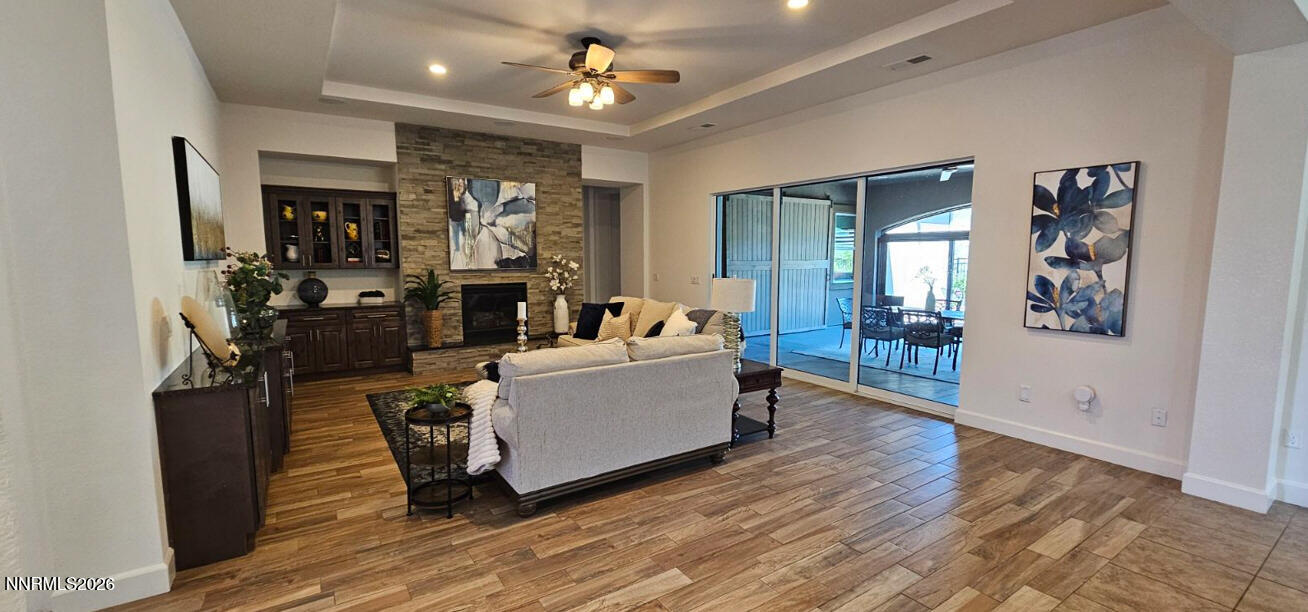 9728 Silverspar Street