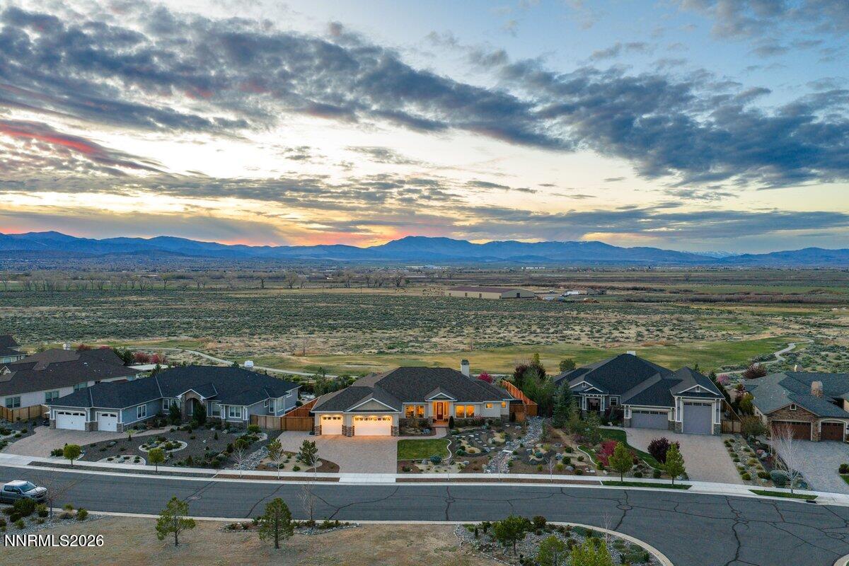 2933 Promontory Loop