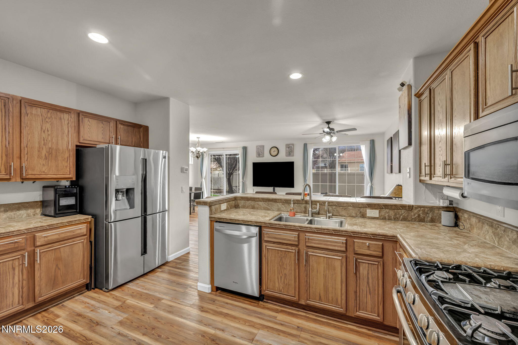 28-web-or-mls-11010-colton-dr